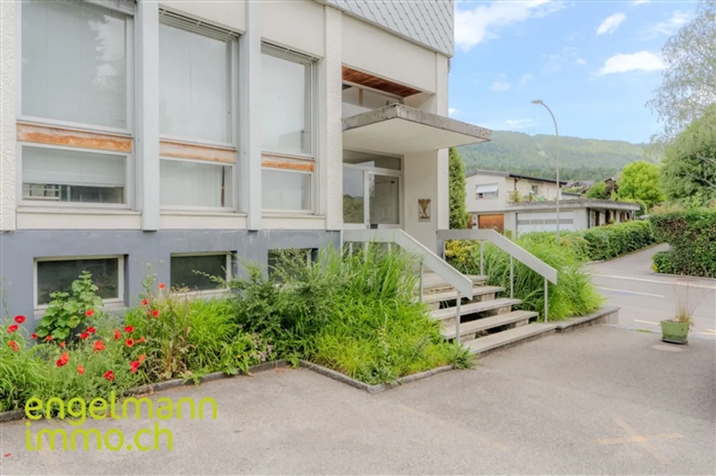 Locaux Commerciaux avec Garage - Photo 5 sur 12