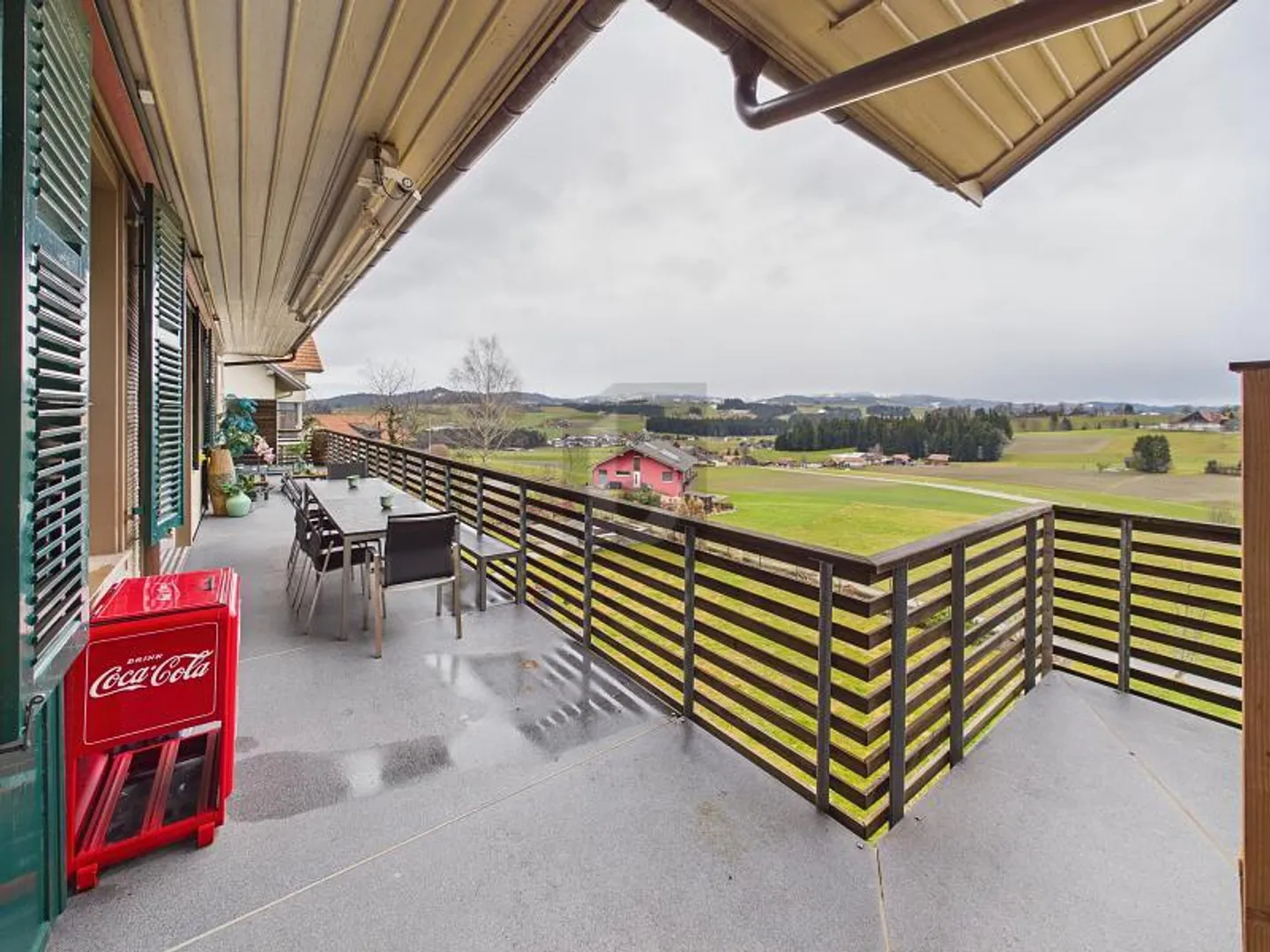 LUXURIOUS, QUIET & WITH MOUNTAIN VIEW - Photo 5 of 6