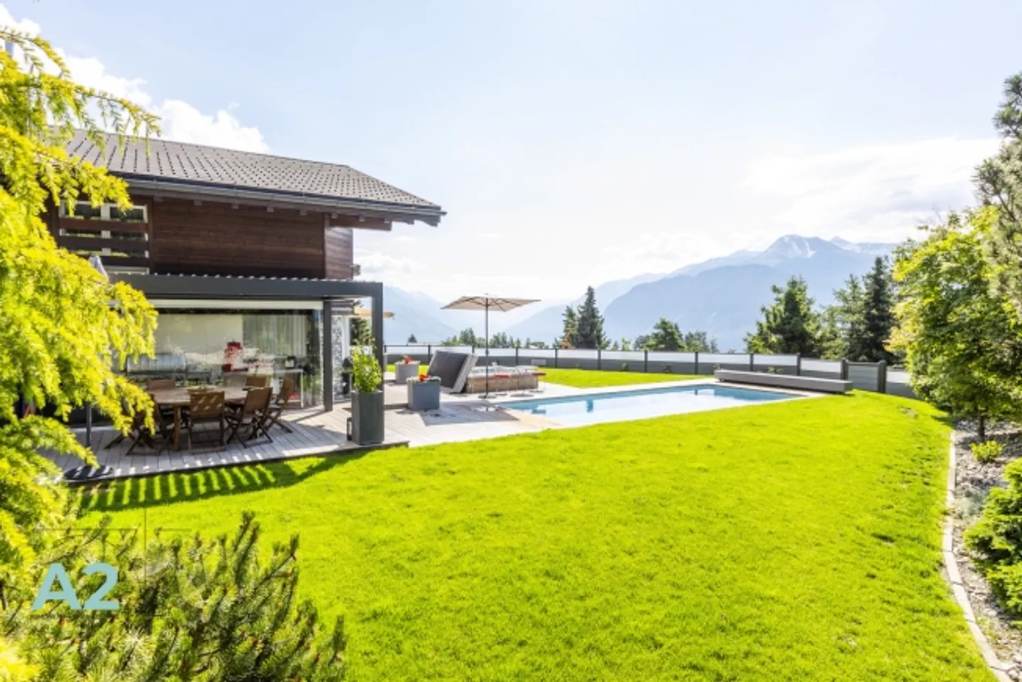 «LUXUSCHALET MIT 9 ZIMMERN, AUSSENPOOL UND JACUZZI» - Foto 1 von 20