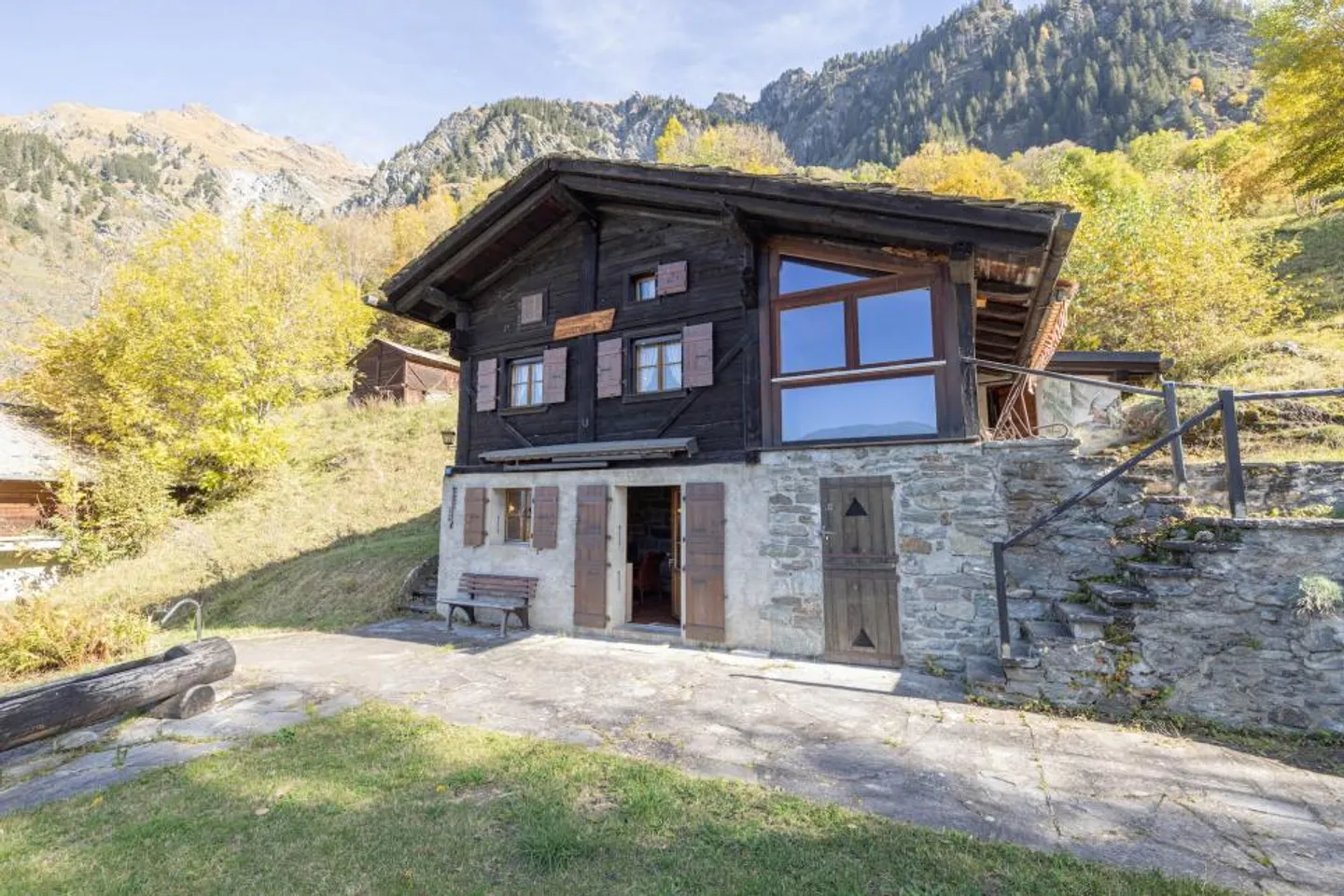 Tra Silenzio e Maestà: Il Tuo Rifugio Alpino a Lourtier - Foto 1 di 13