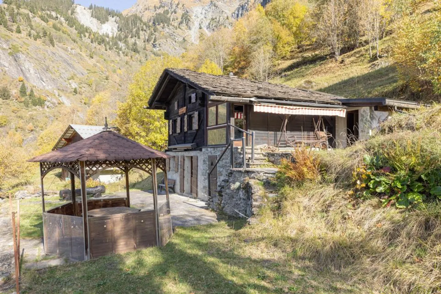 Tra Silenzio e Maestà: Il Tuo Rifugio Alpino a Lourtier - Foto 2 di 13
