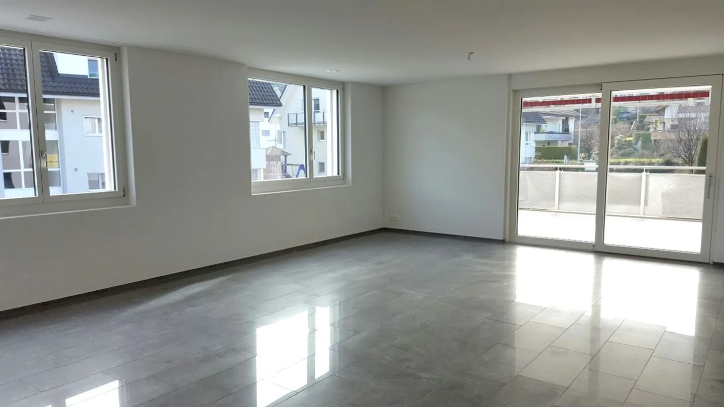 Moderne 4.5 Zimmer-Wohnung - Foto 2 von 8