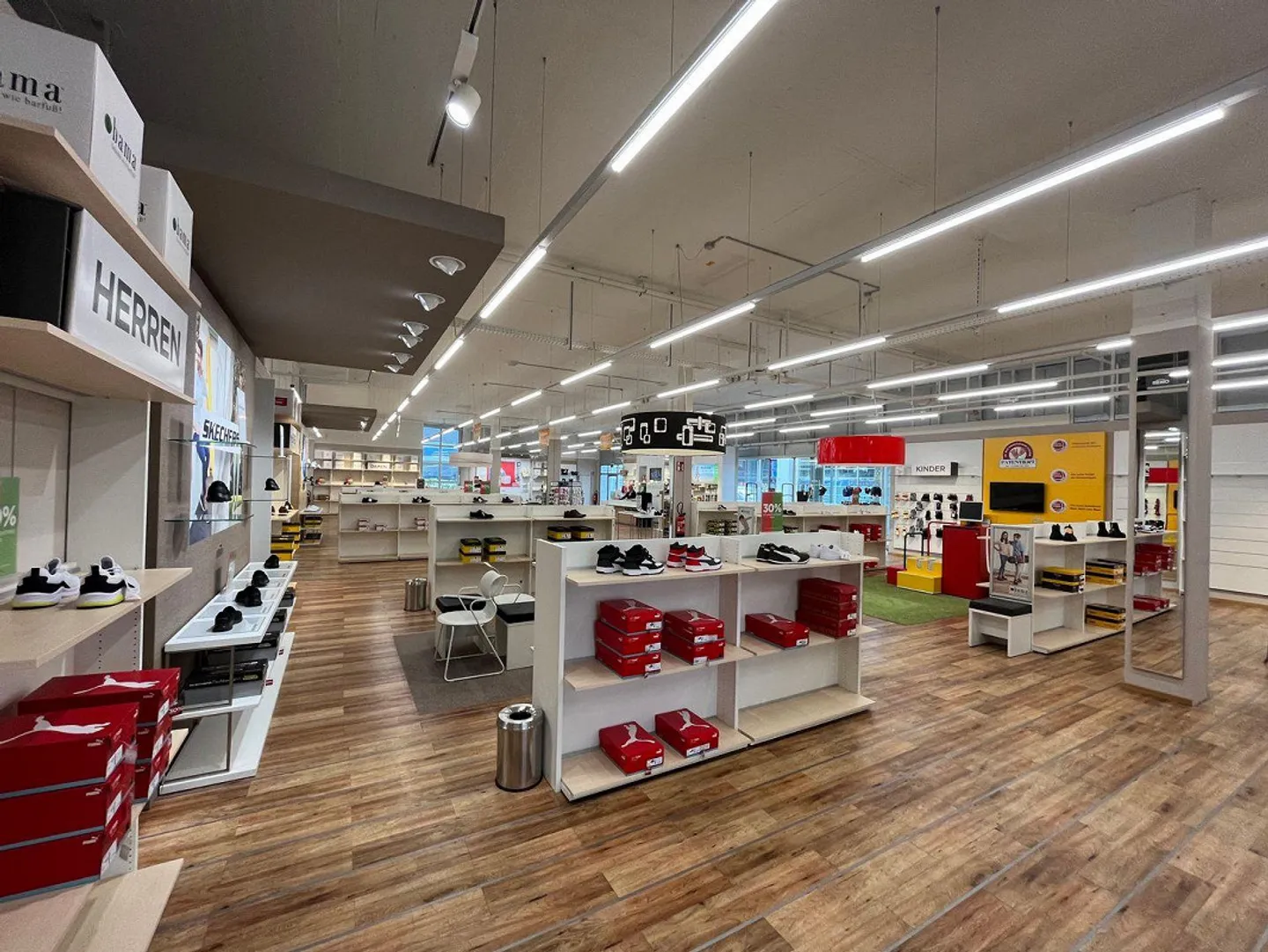 Spazio commerciale attraente nel centro trafficato di Dierikon, direttamente sull'autostrada - Foto 3 di 10