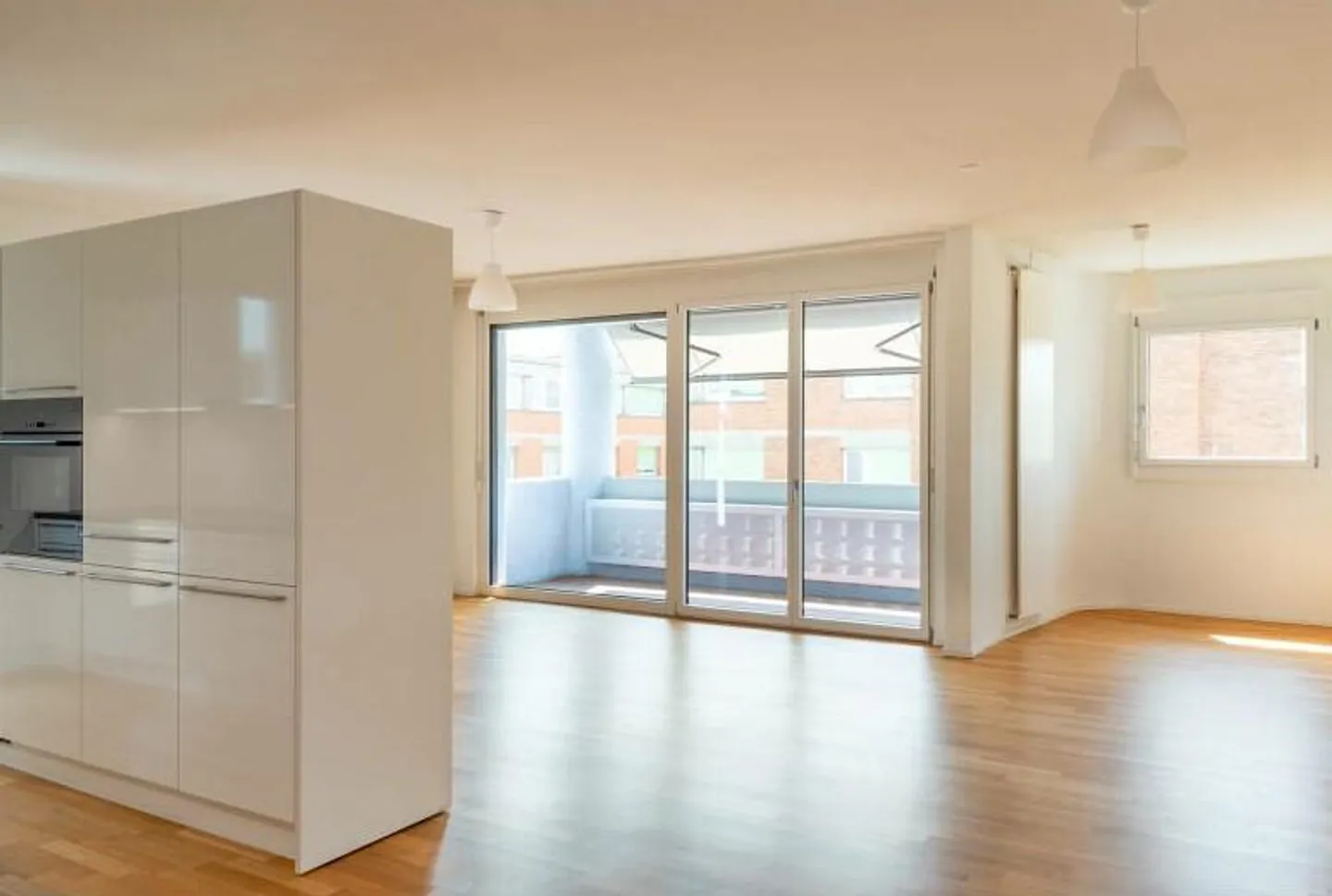 Beautiful 3.5-room apartment in the city center - first rent net free - Photo 2 of 6