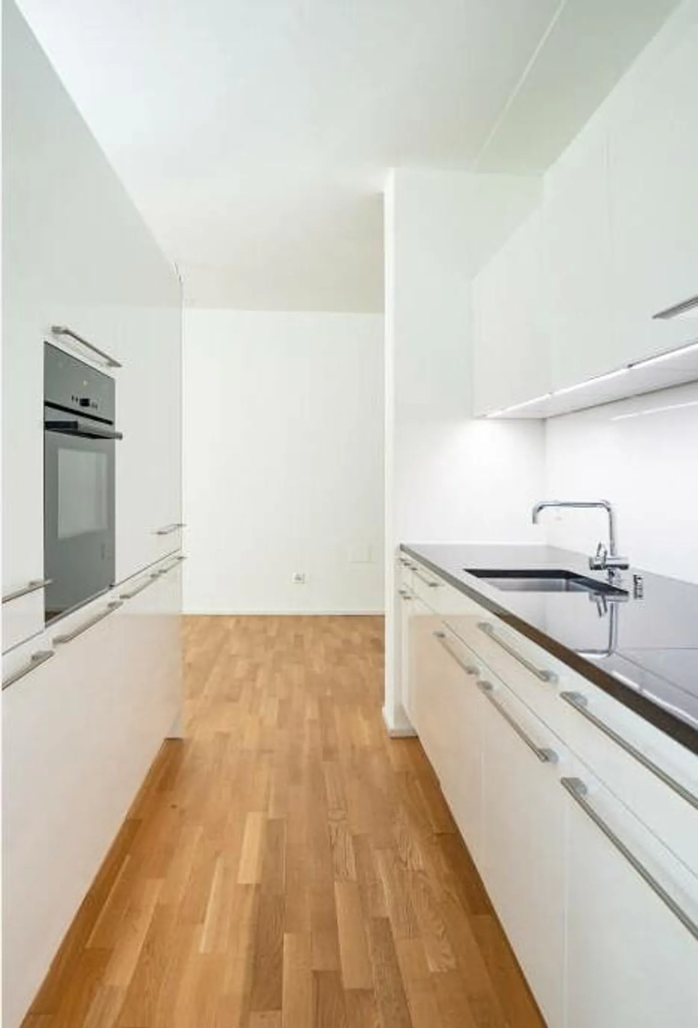 Beautiful 3.5-room apartment in the city center - first rent net free - Photo 3 of 6