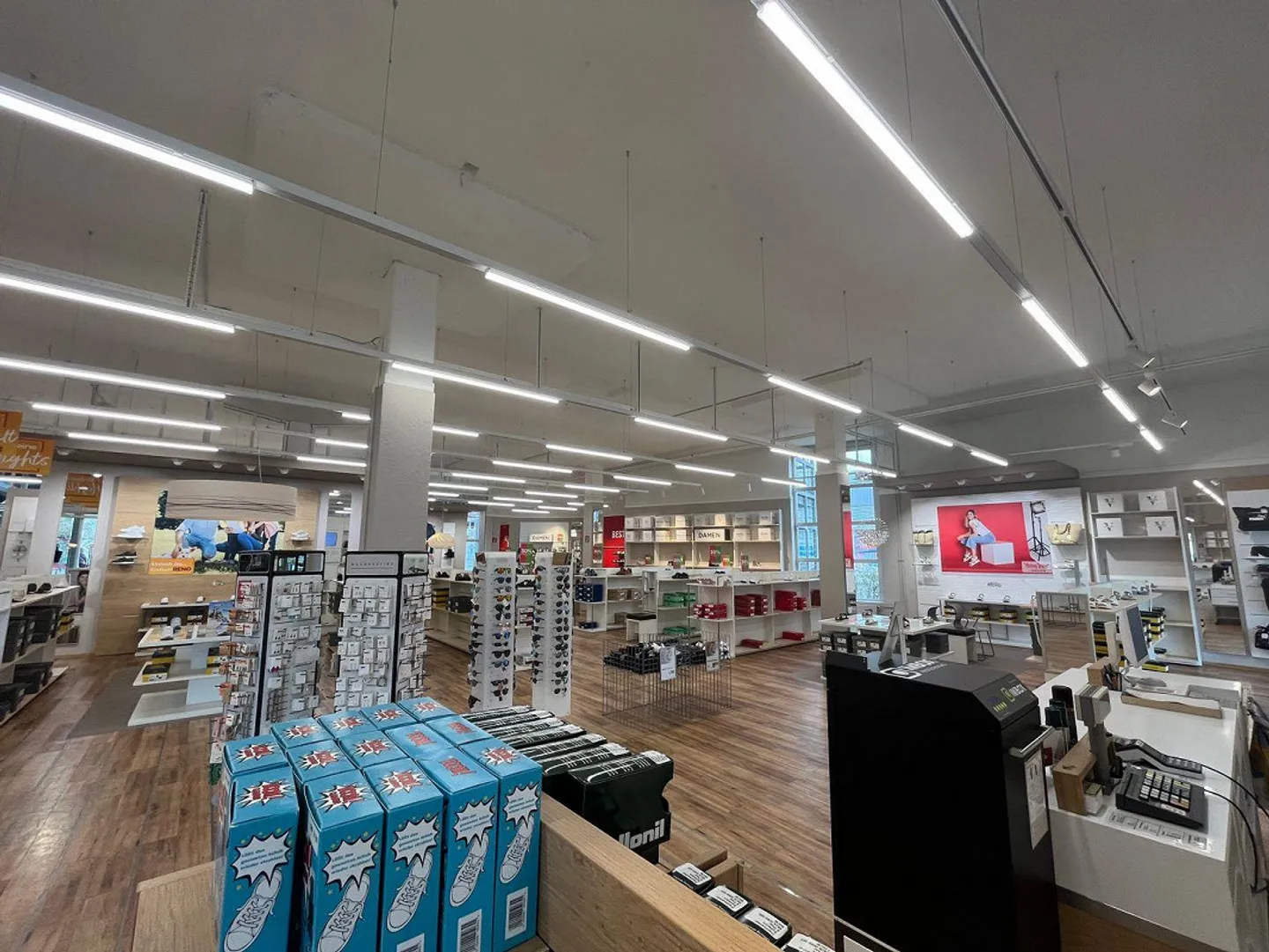 Spazio commerciale attraente nel centro trafficato di Dierikon, direttamente sull'autostrada - Foto 10 di 10