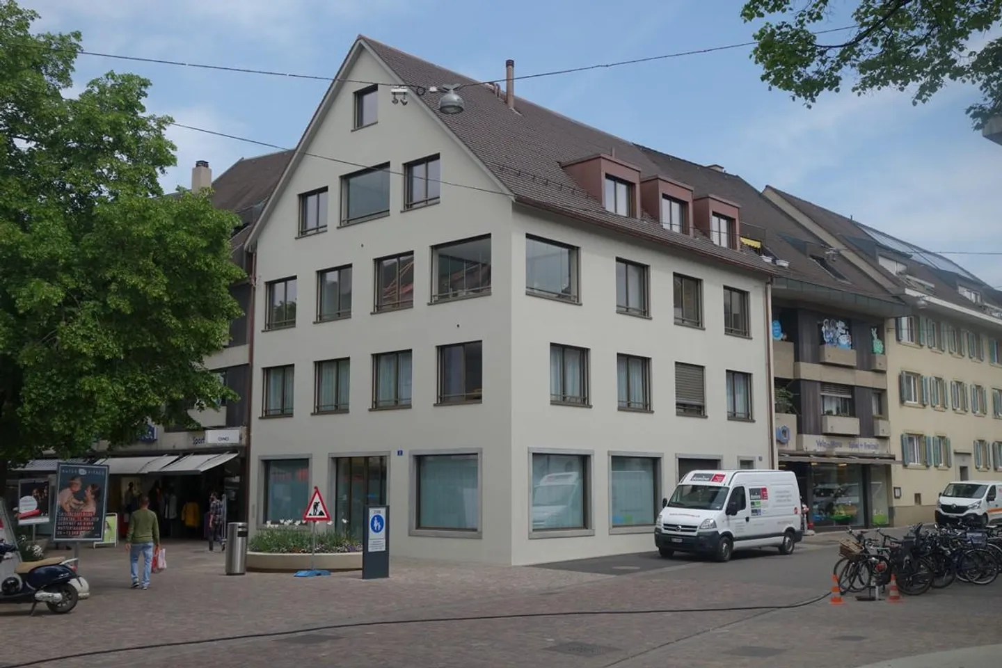 Moderne Dachwohnung mit ca. 182 m2 an gesuchter Wohnlage in Riehen/BS - Foto 2 von 15