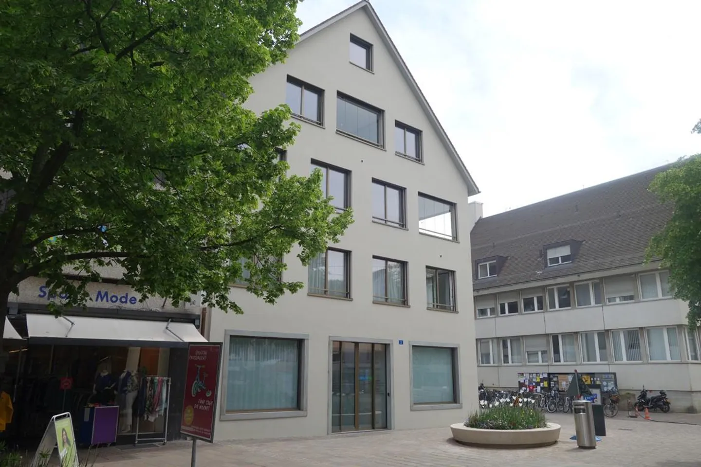 Moderne Dachwohnung mit ca. 182 m2 an gesuchter Wohnlage in Riehen/BS - Foto 3 von 15