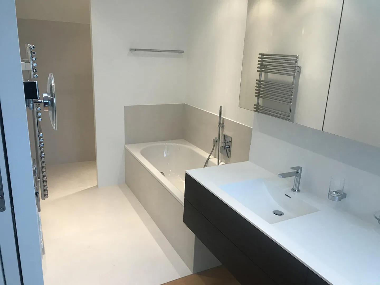 Moderne Dachwohnung mit ca. 182 m2 an gesuchter Wohnlage in Riehen/BS - Foto 10 von 15