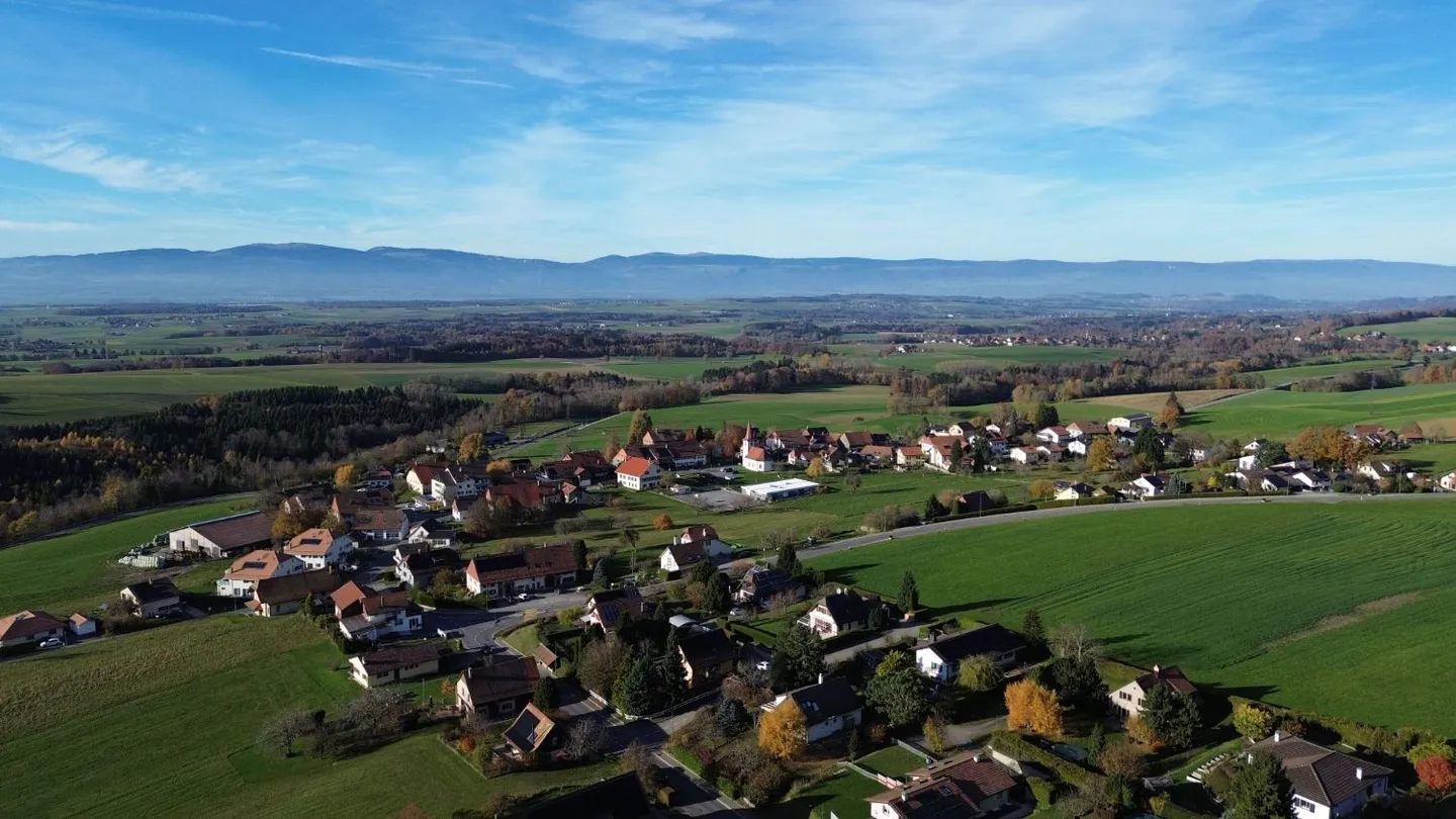 Affascinante casa di 5,5 stanze a Villars-Tiercelin - Foto 8 di 9