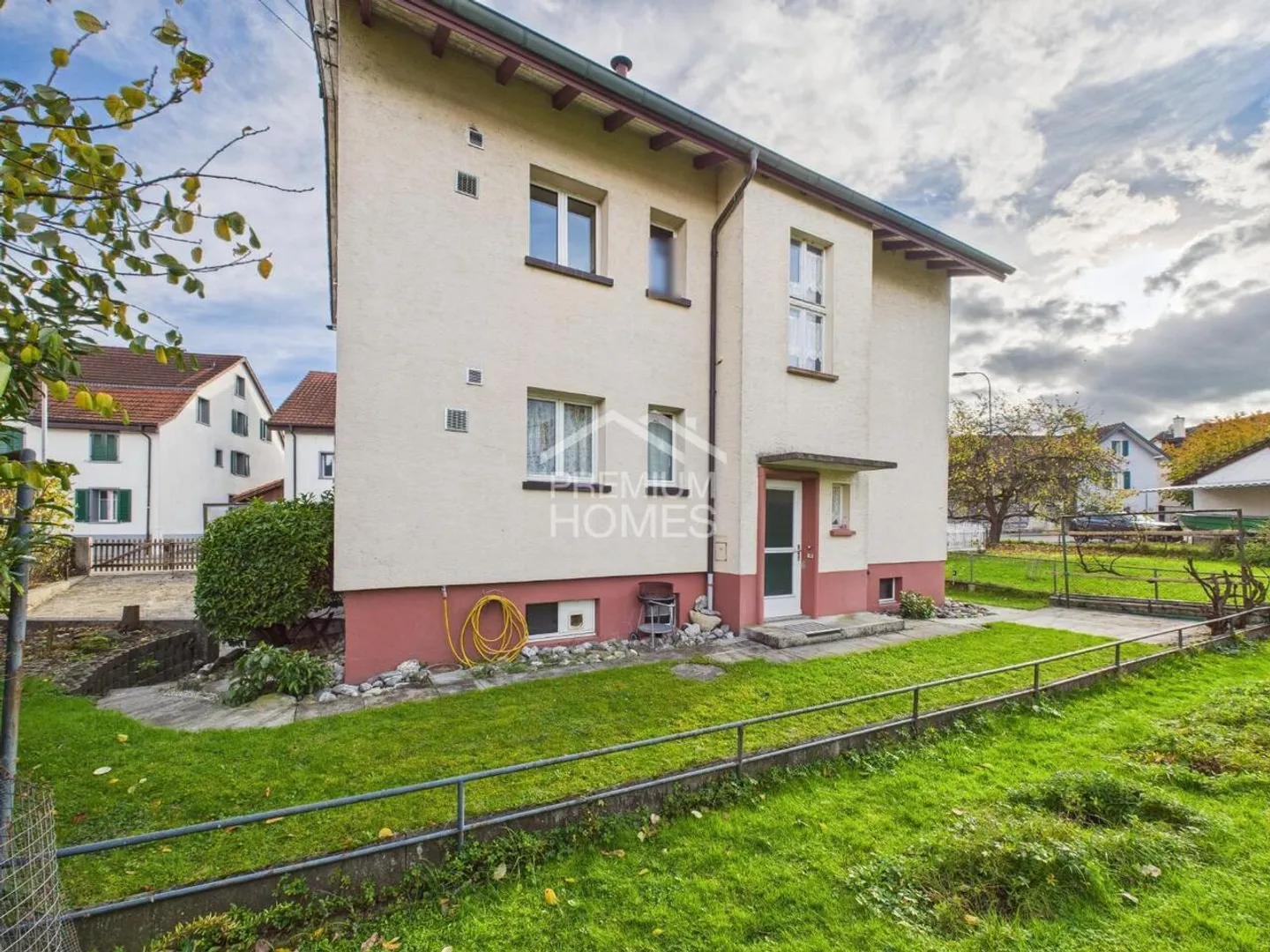 Mehrfamilienhaus kaufen - Foto 1 von 8