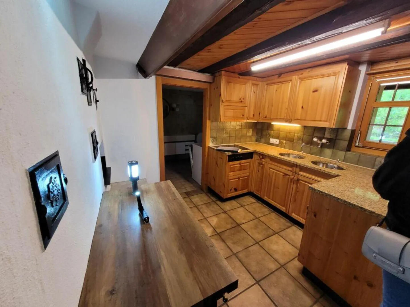 Charming 3.5 Maisonette Apartment on the Ground Floor with Rustic Flair - Photo 2 of 14