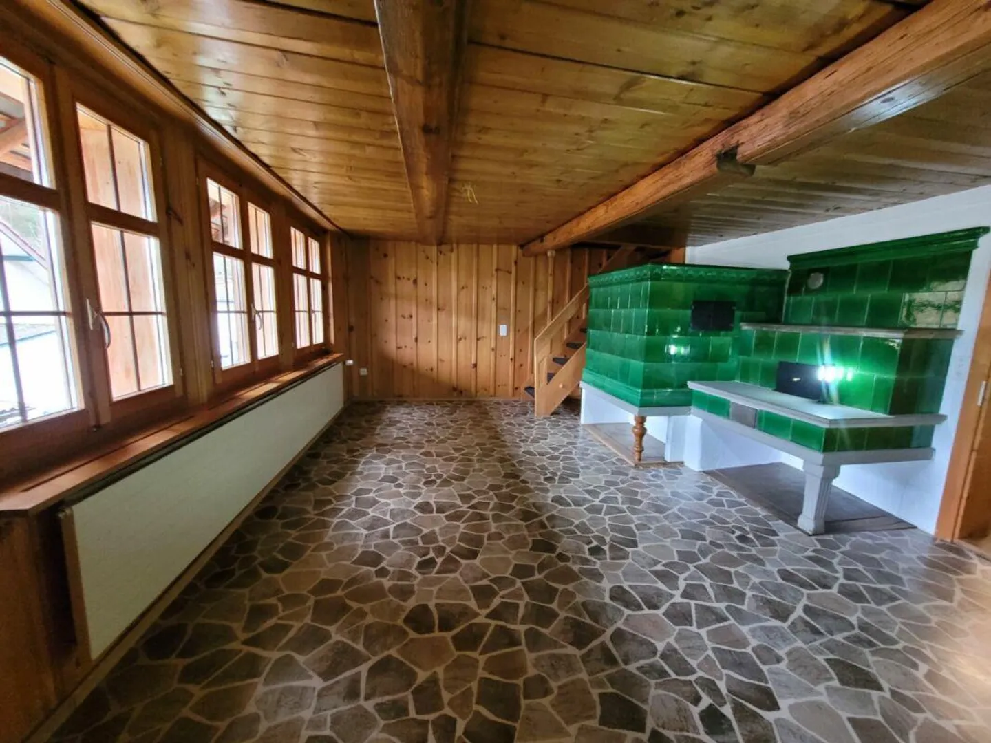 Charming 3.5 Maisonette Apartment on the Ground Floor with Rustic Flair - Photo 6 of 14