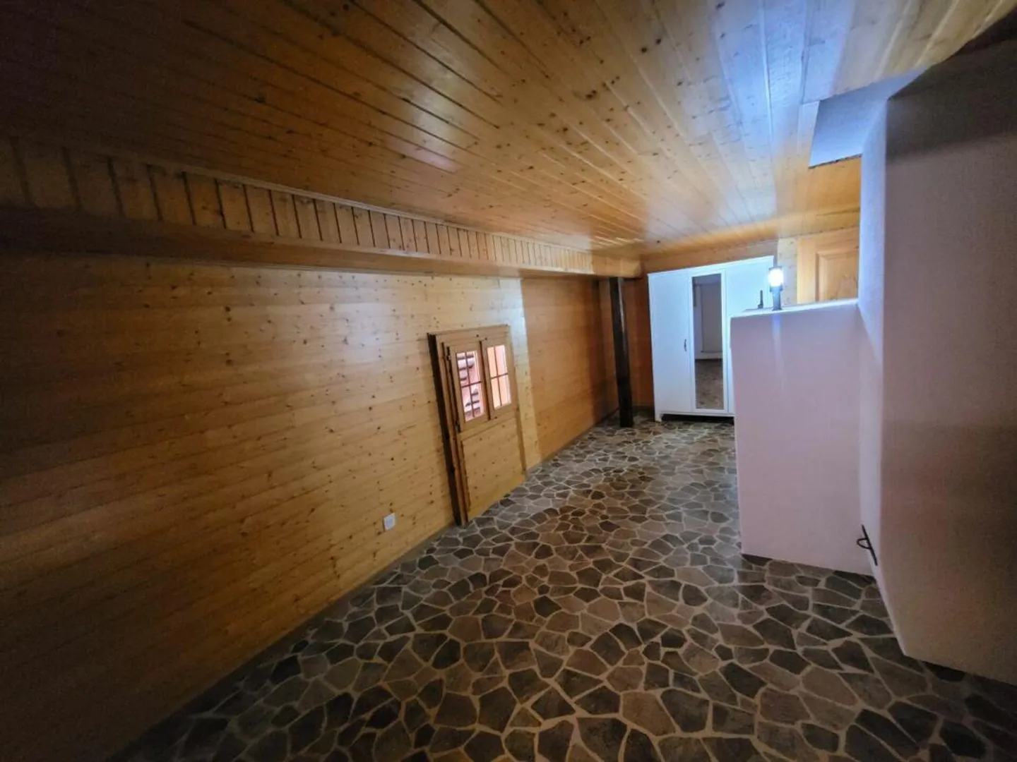 Charming 3.5 Maisonette Apartment on the Ground Floor with Rustic Flair - Photo 10 of 14