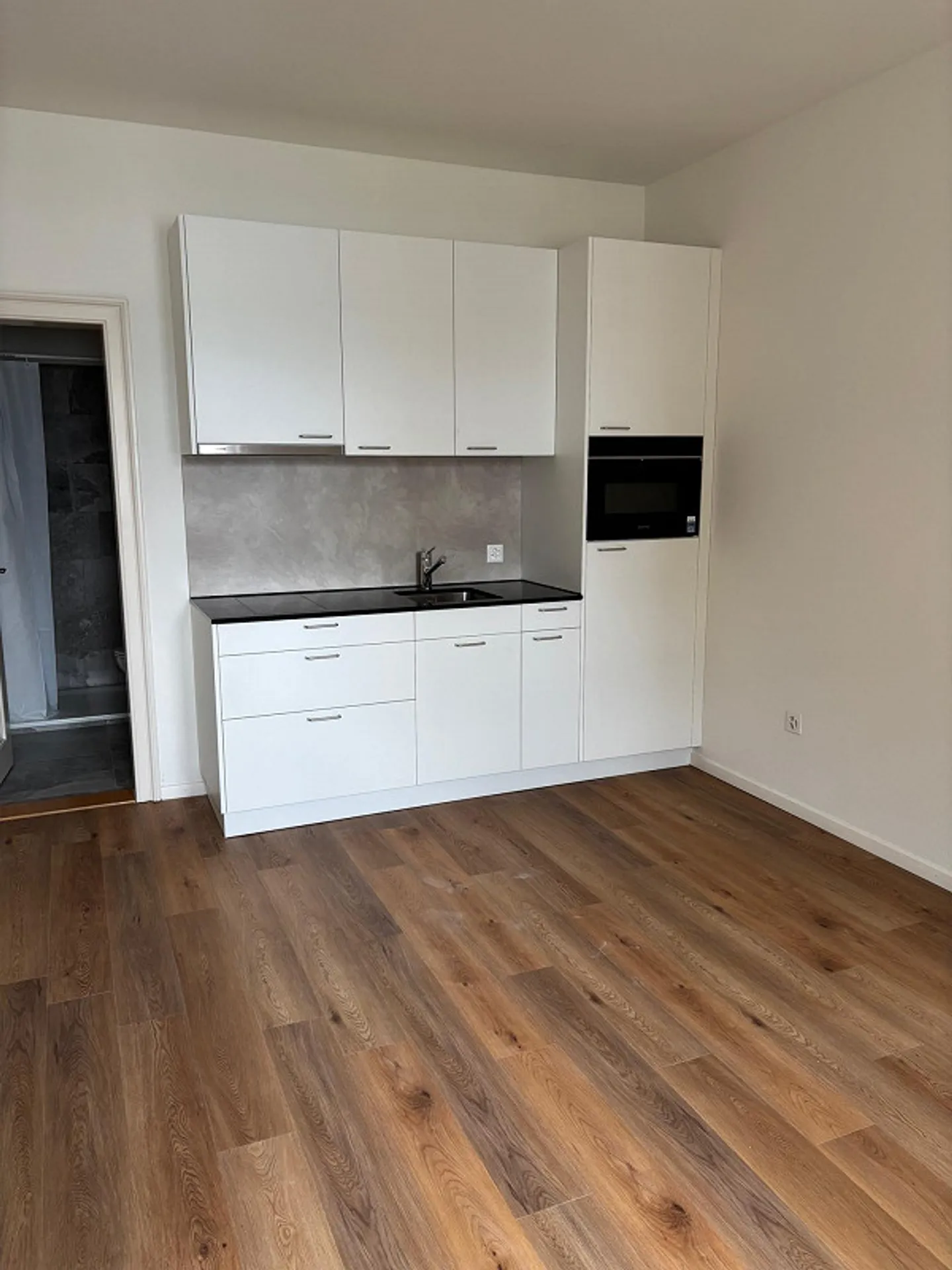 Il tuo moderno appartamento singolo vicino al lago - Foto 2 di 7