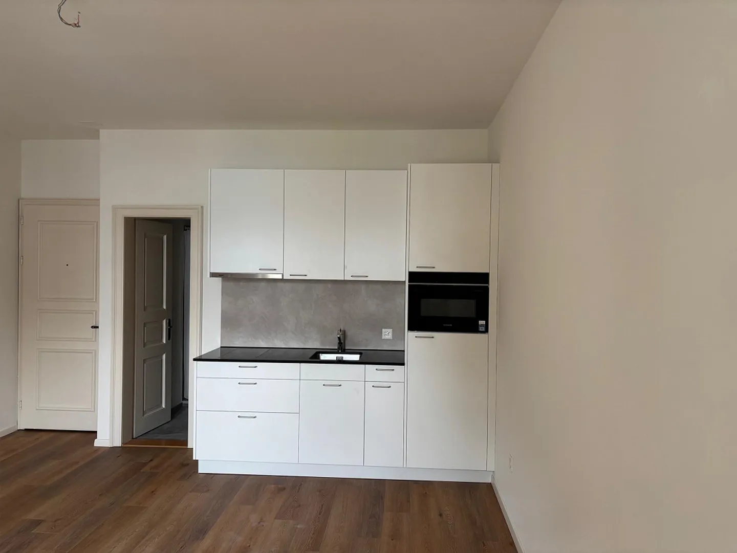 Il tuo moderno appartamento singolo vicino al lago - Foto 1 di 7