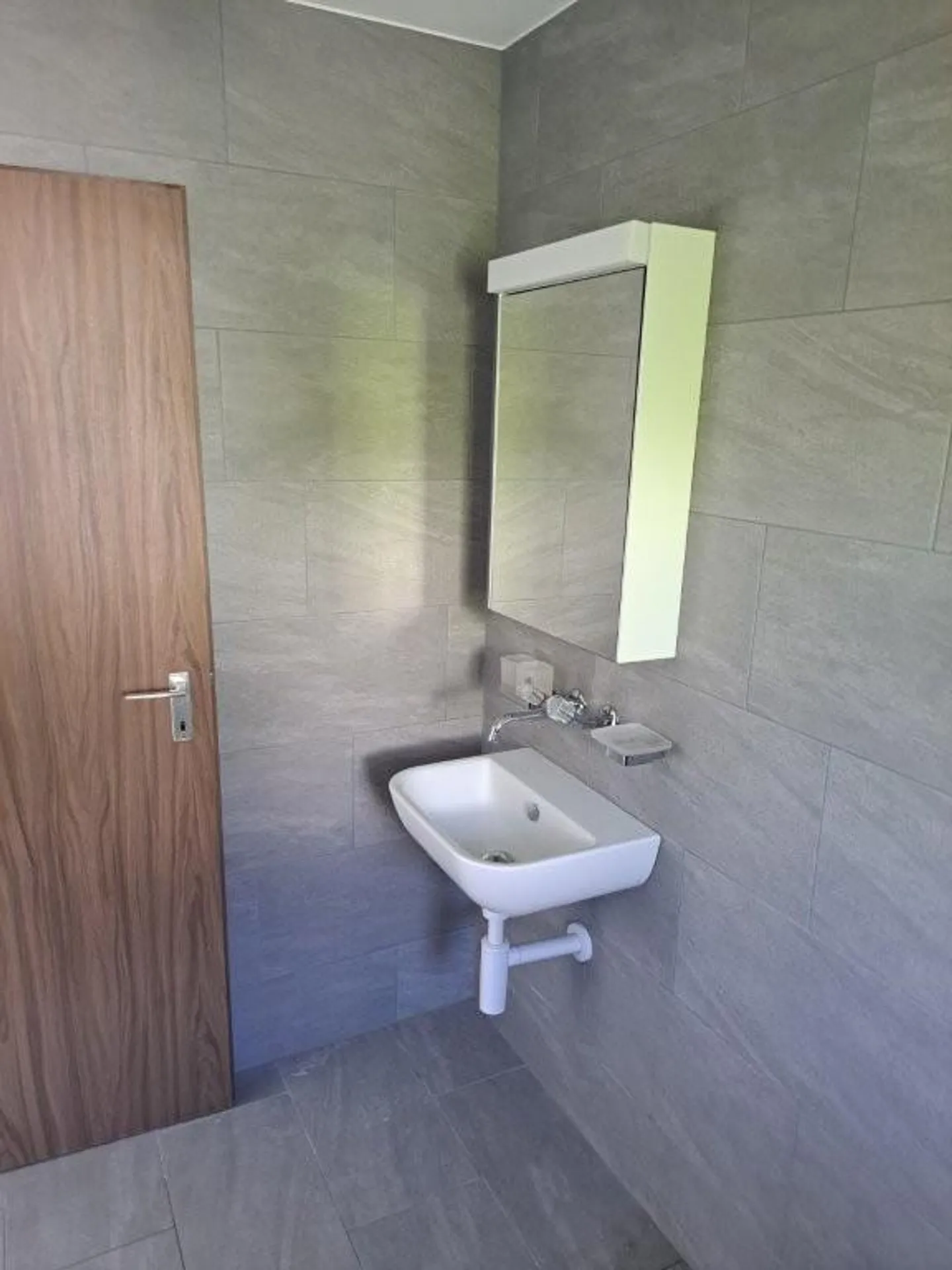 Are you looking for a renovated 52m3 large apartment with a big balcony? - Photo 9 of 13