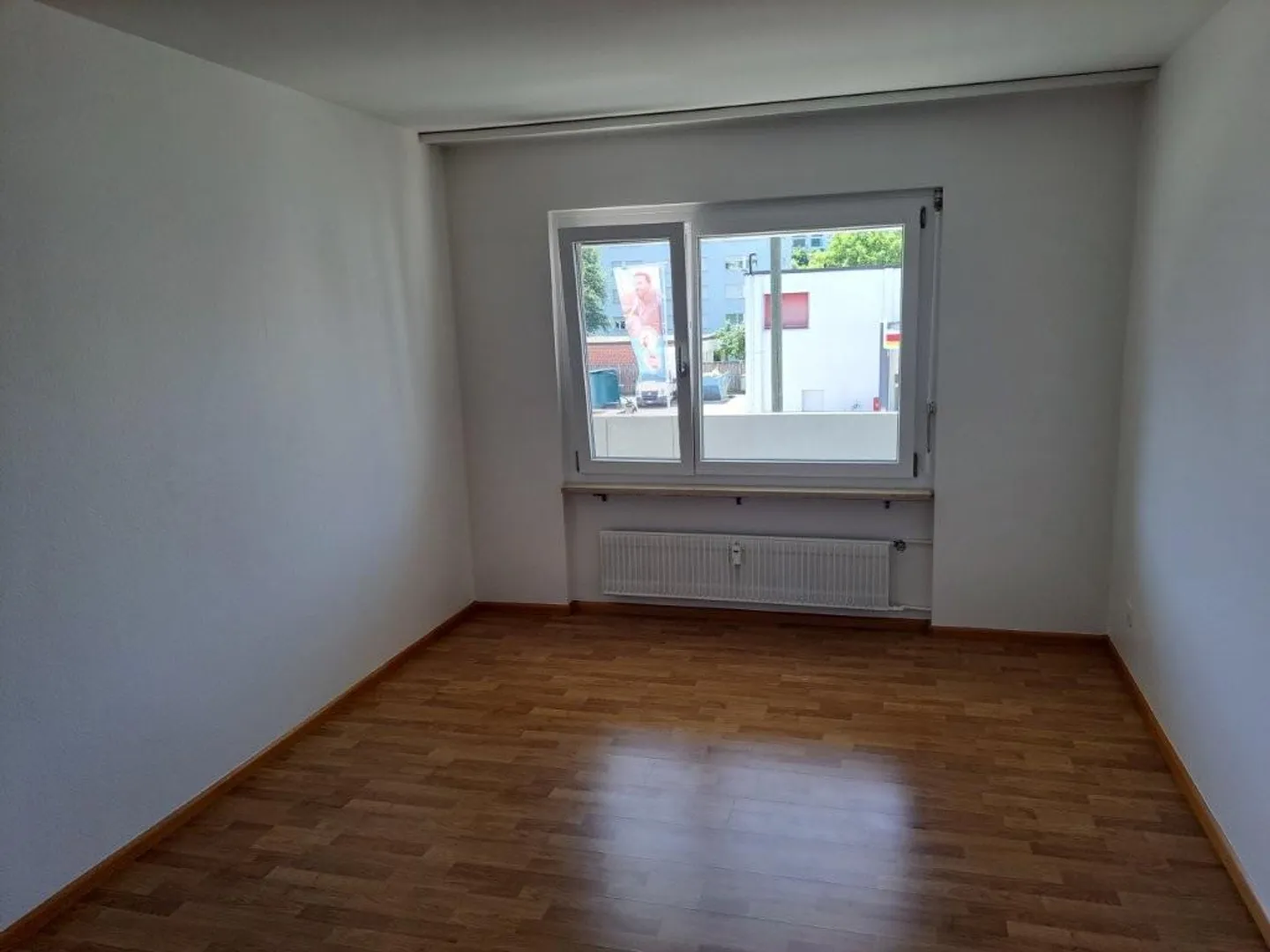 Are you looking for a renovated 52m3 large apartment with a big balcony? - Photo 5 of 13