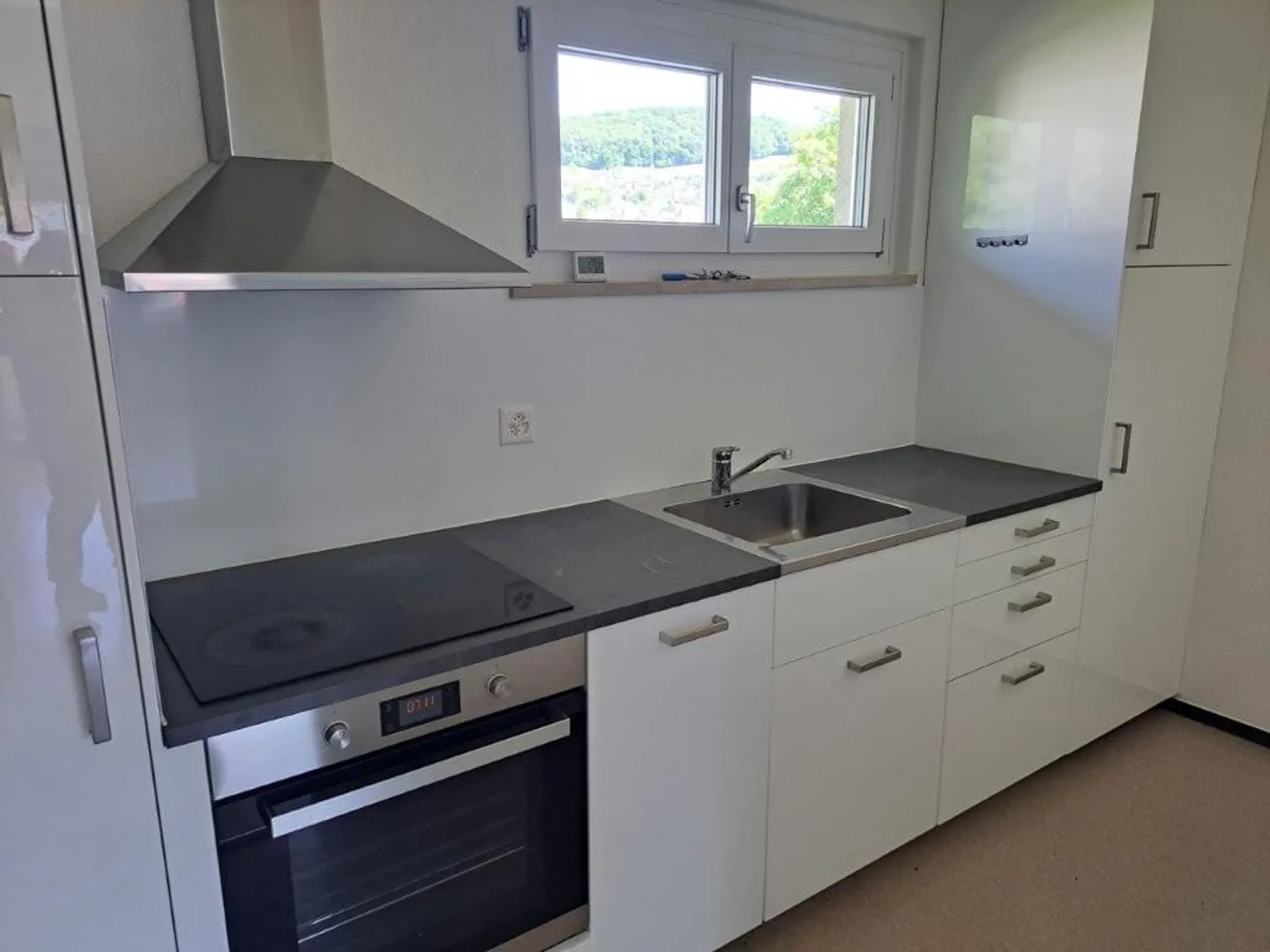 Are you looking for a renovated 52m3 large apartment with a big balcony? - Photo 7 of 13