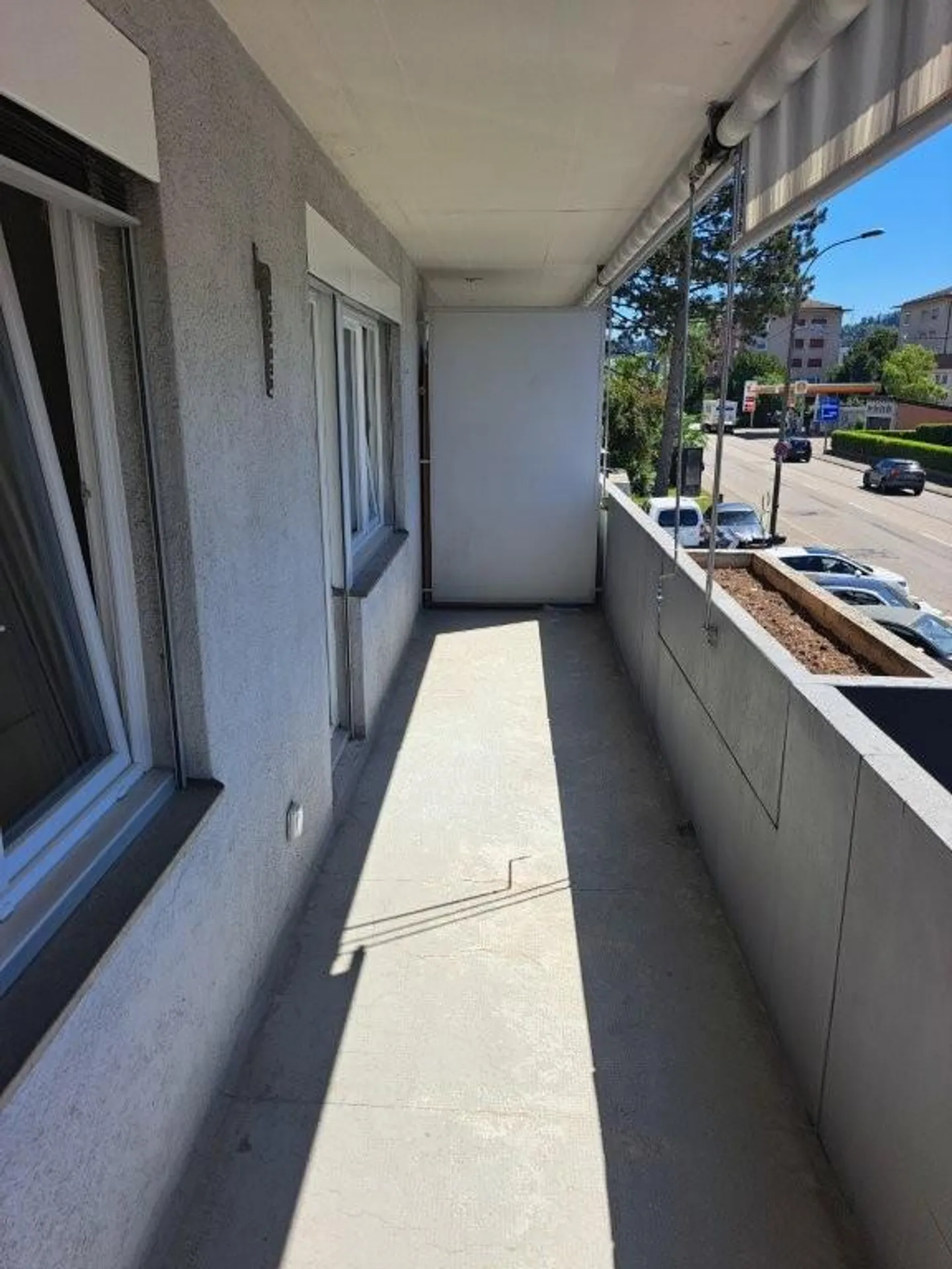 Are you looking for a renovated 52m3 large apartment with a big balcony? - Photo 12 of 13