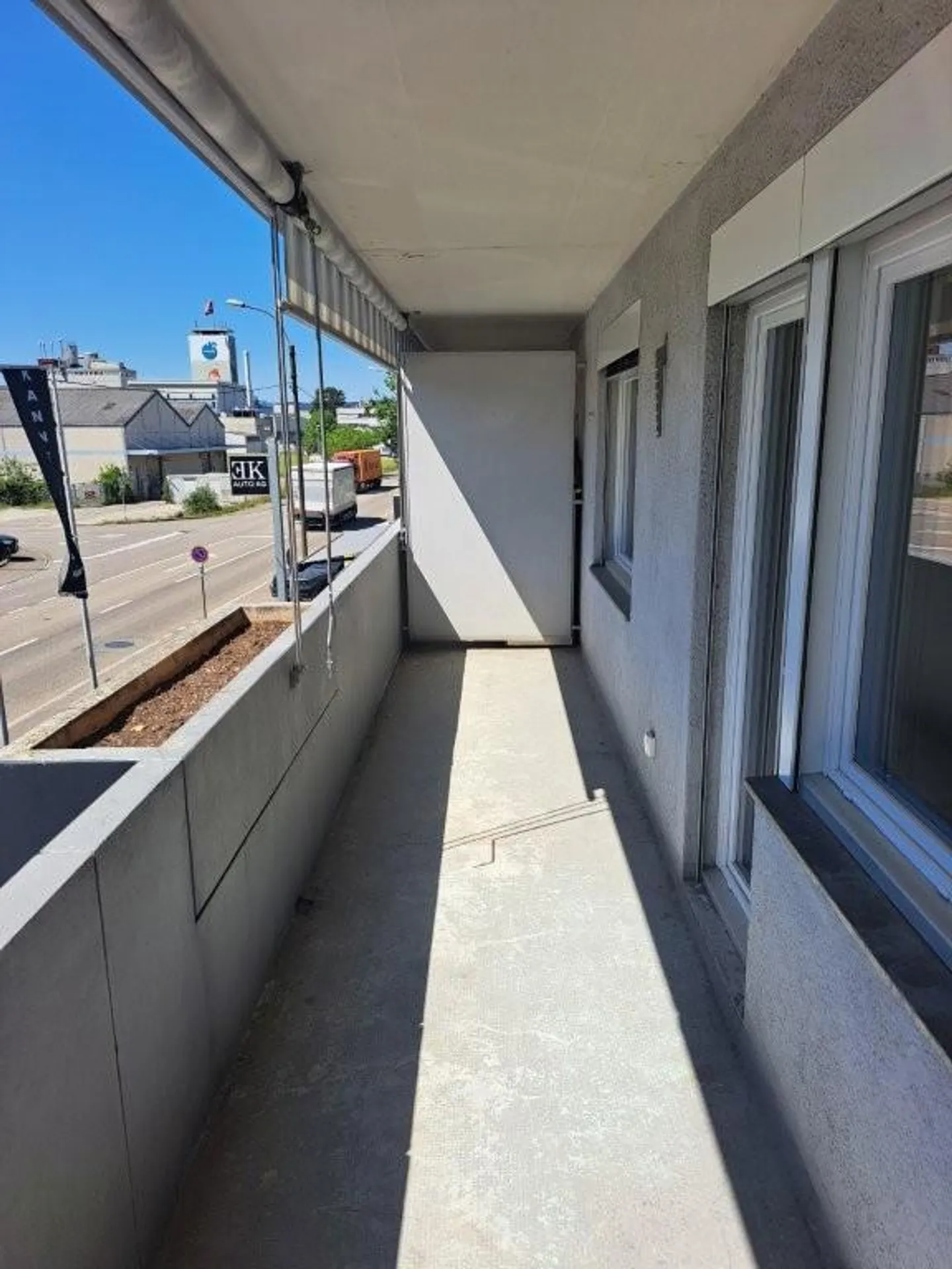 Are you looking for a renovated 52m3 large apartment with a big balcony? - Photo 13 of 13