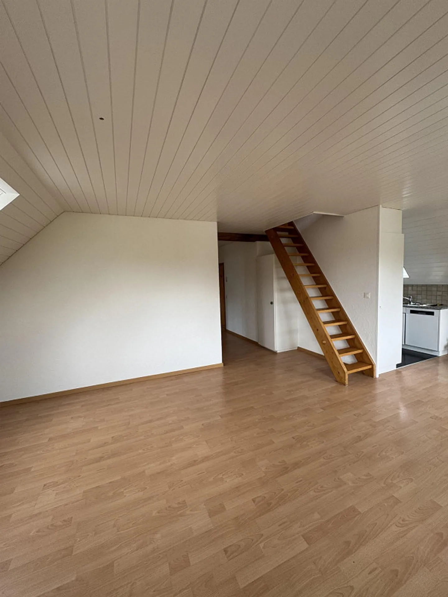 4-Zimmer-Dachwohnung mit Estrichzimmer - Foto 3 von 10