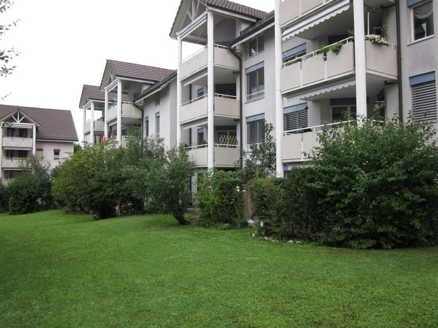 Appartamento moderno e spazioso di 4,5 stanze con area giardino - Foto 1 di 6