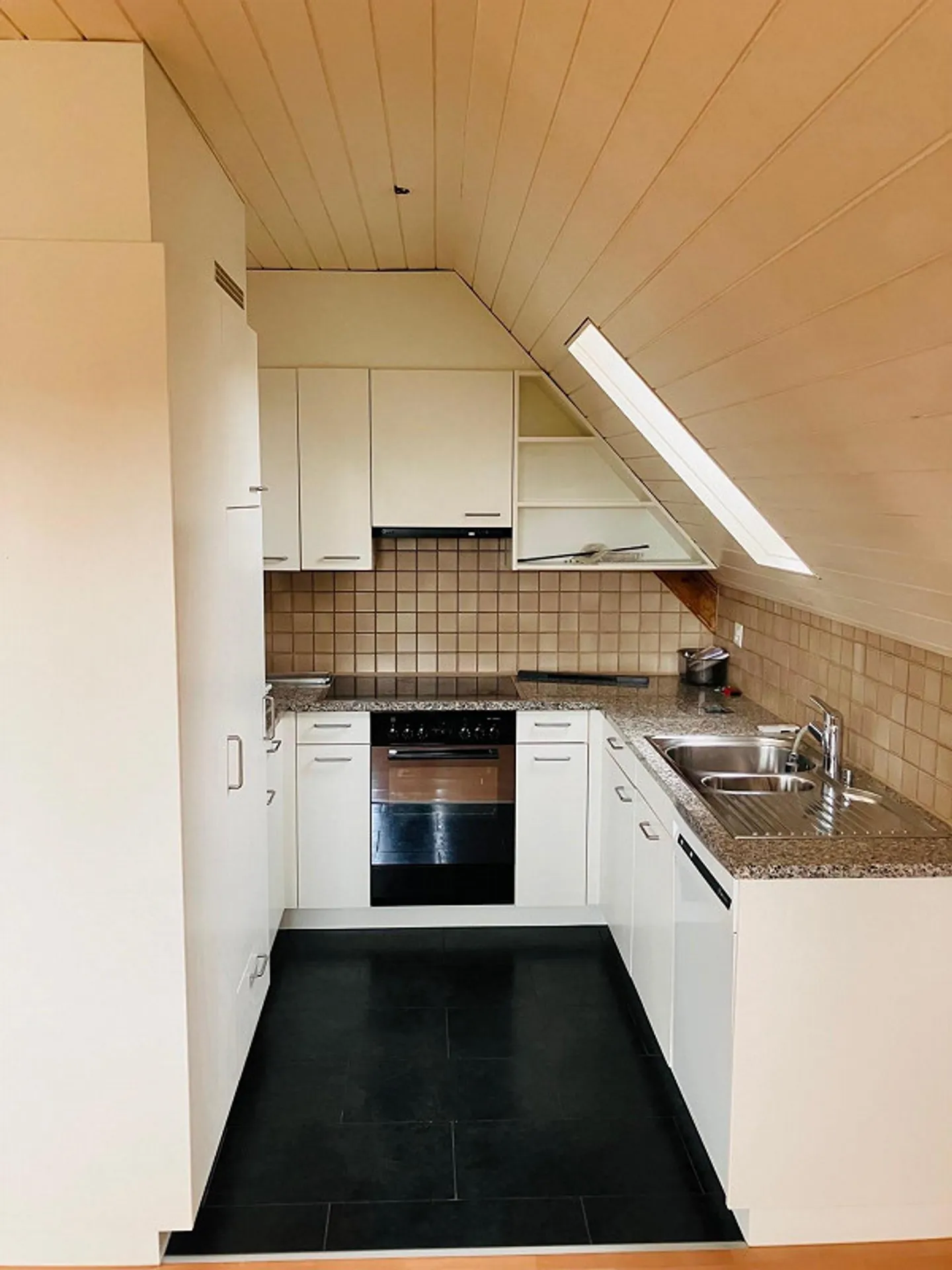 4-Zimmer-Dachwohnung mit Estrichzimmer - Foto 4 von 10