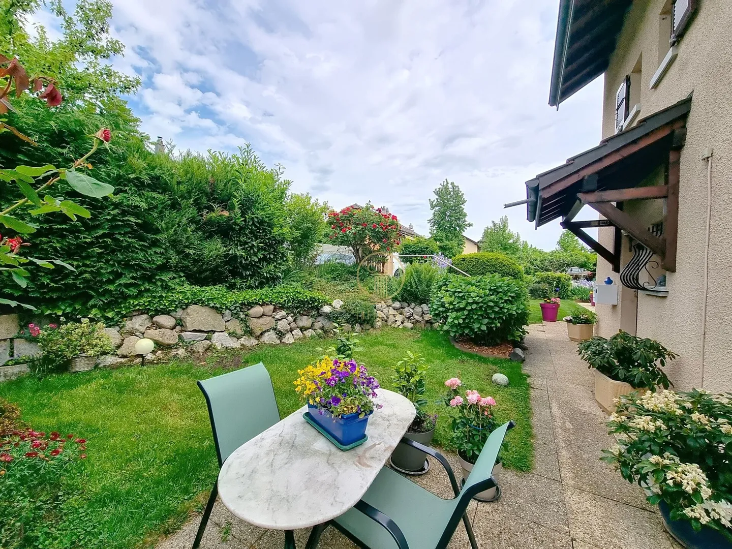 Agent immobilier - RENENS, PROPRIÉTÉ RARE Maison jumelée sans PSA de 5,5 pièces avec grand jardin. - Photo 16 sur 18