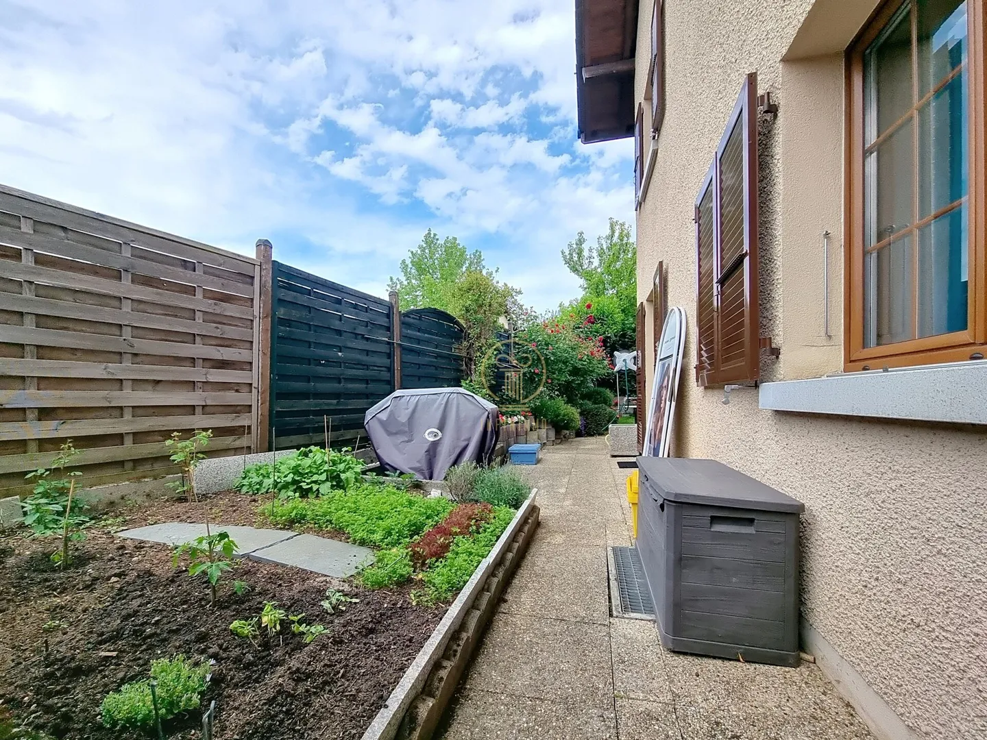 Agent immobilier - RENENS, PROPRIÉTÉ RARE Maison jumelée sans PSA de 5,5 pièces avec grand jardin. - Photo 18 sur 18