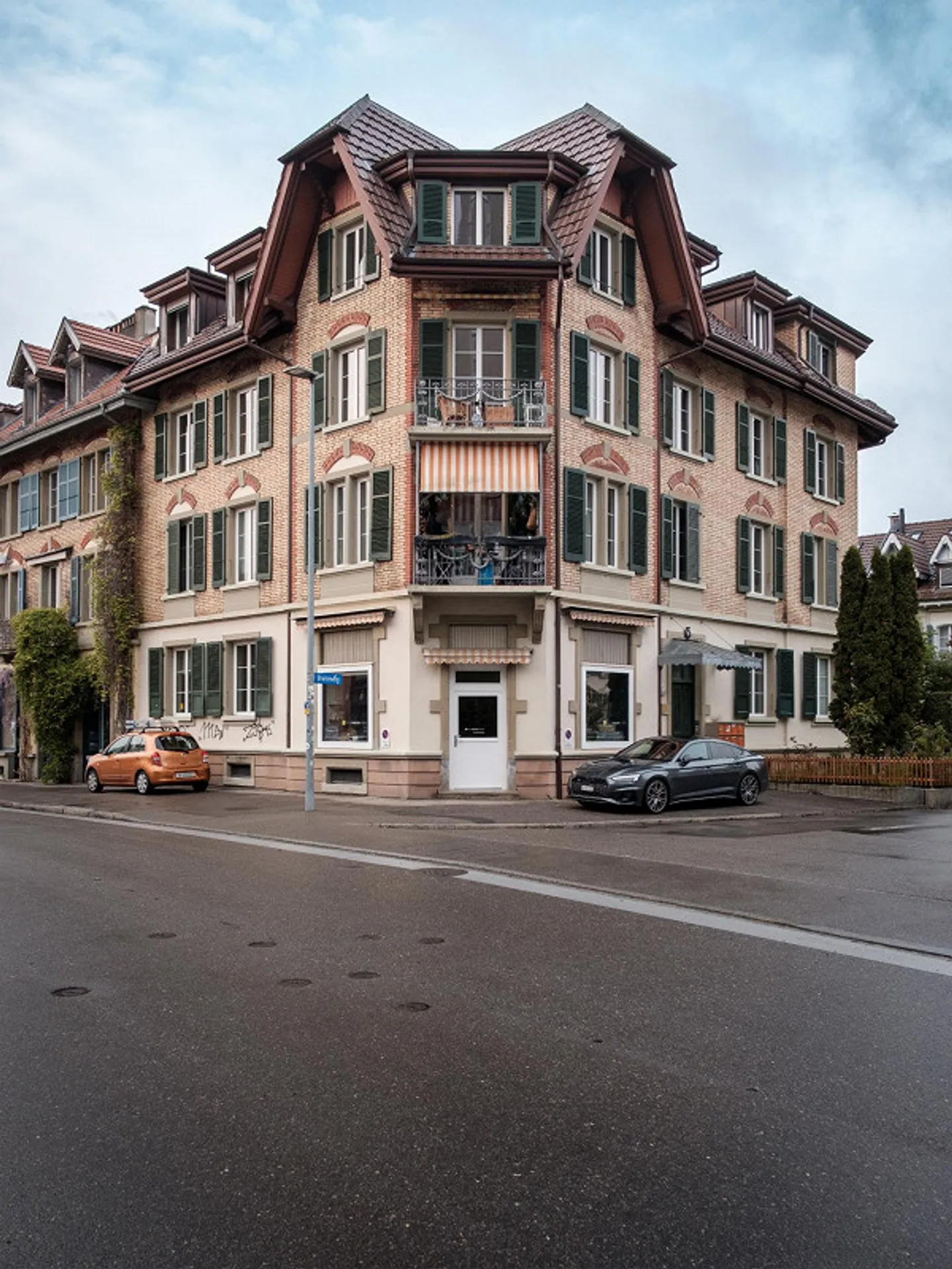 Freshly and stylishly renovated penthouse apartment with a view in Bern - Photo 14 of 15