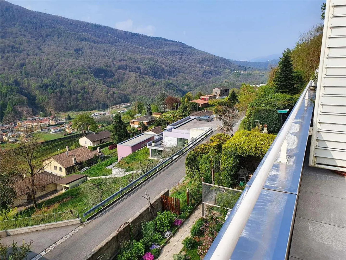 Stunning 3-Level Townhouse with Garden in Monteggio - Ponte - Photo 5 of 7