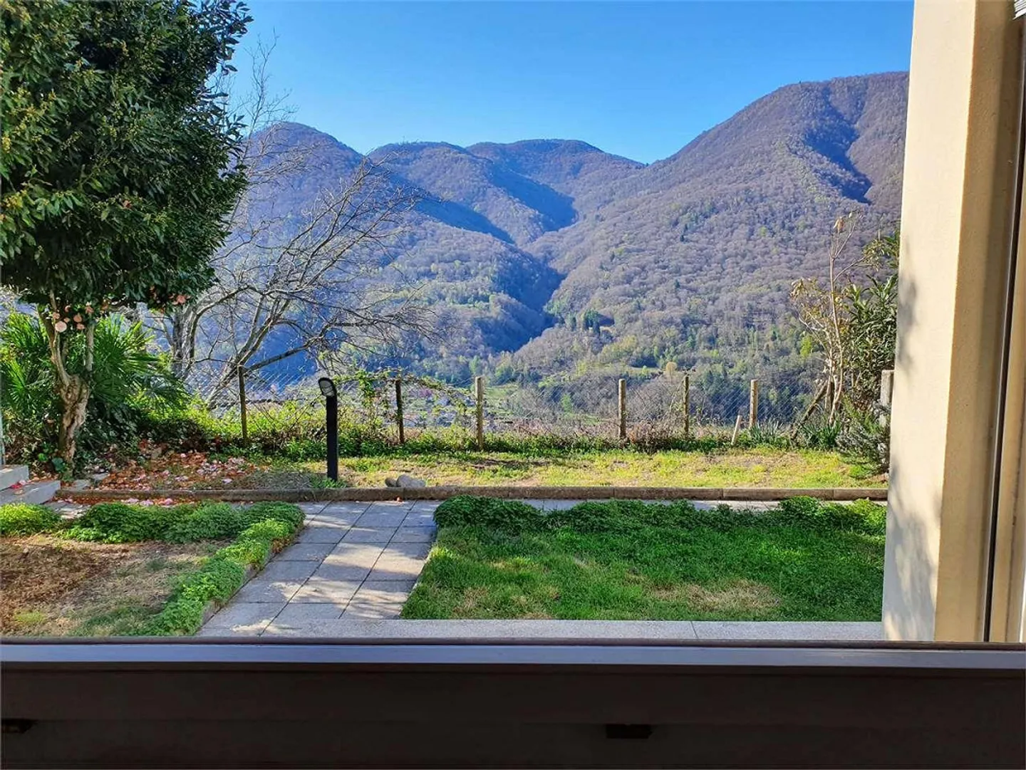 Stunning 3-Level Townhouse with Garden in Monteggio - Ponte - Photo 7 of 7