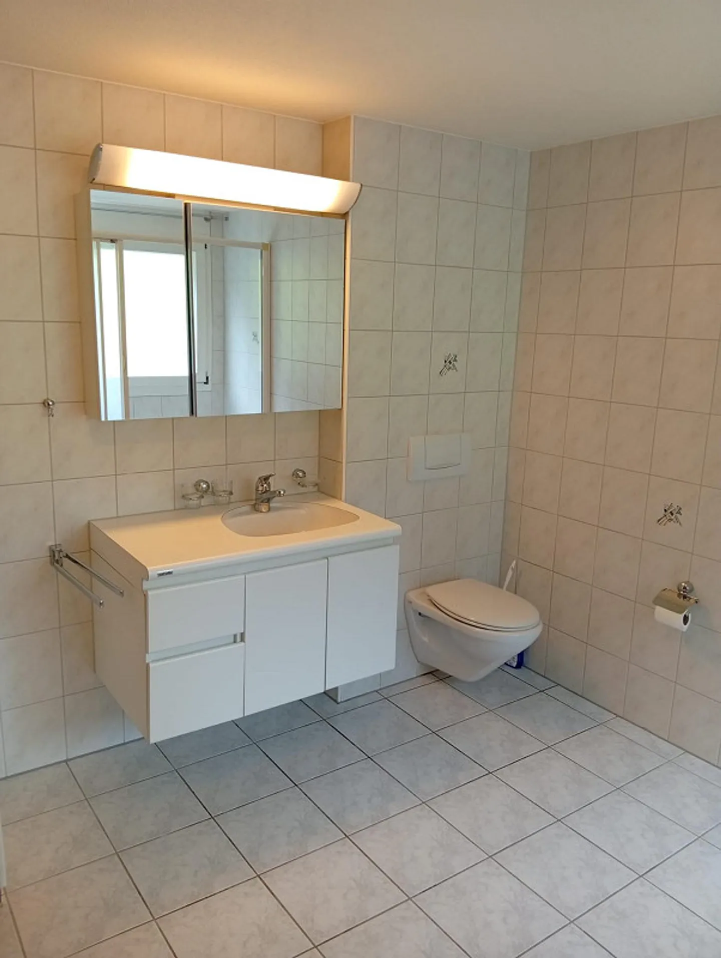 Studio spacieux dans un bon emplacement - Photo 10 sur 17