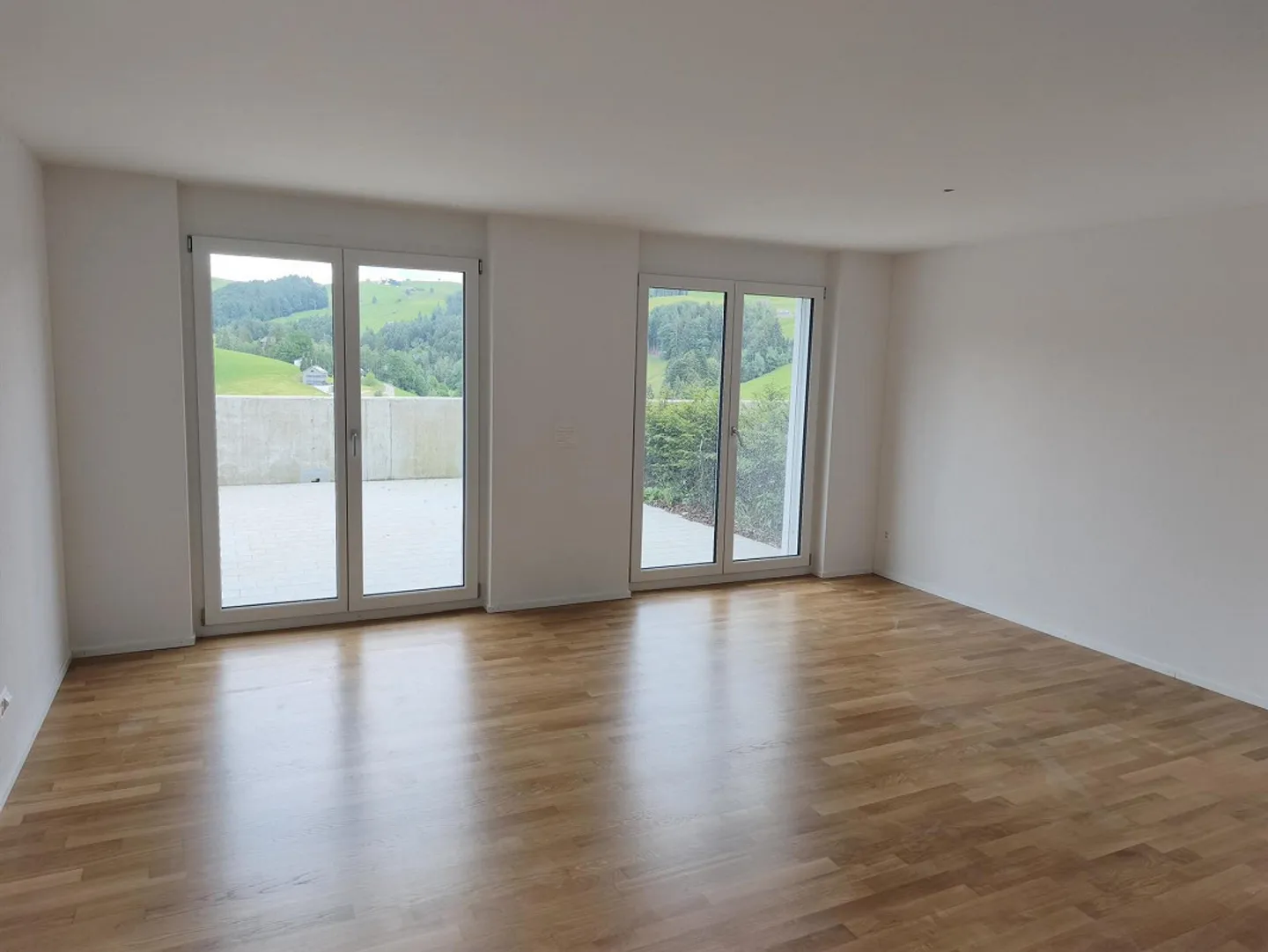 Maison de coin 6.5 pièces neuve avec vue à Dicken SG - Photo 2 sur 26