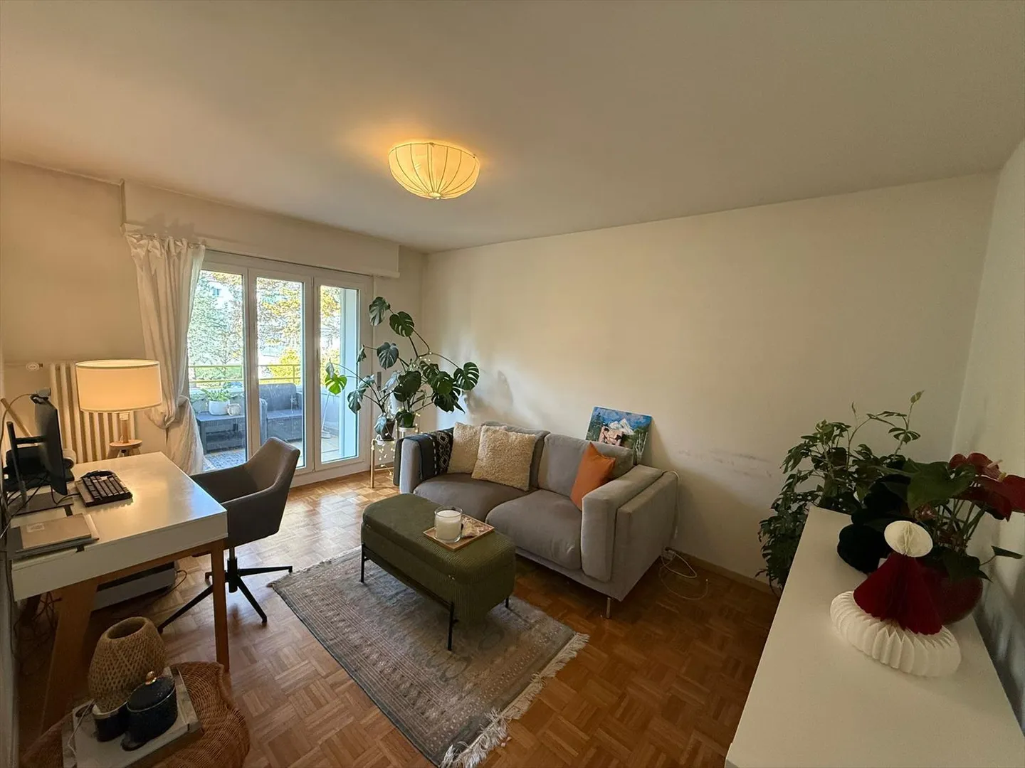 Incantevole appartamento con 2 camere completamente ristrutturato con balcone e posto auto esterno - Foto 2 di 6