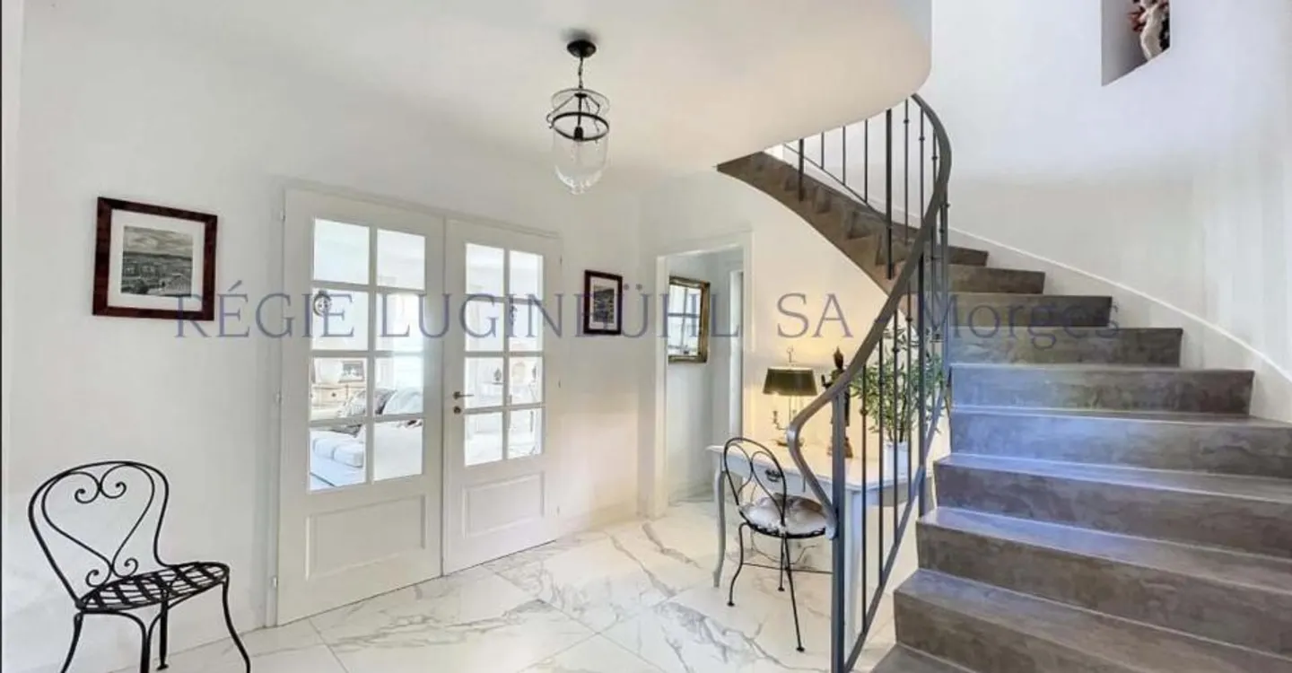 Charmante Villa mit Seeblick - Foto 10 von 11