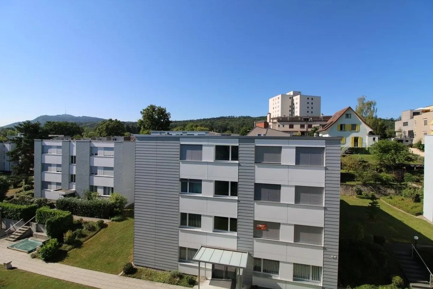 Appartement 4.5 pièces à louer dans un emplacement calme et pourtant central - Photo 1 sur 12