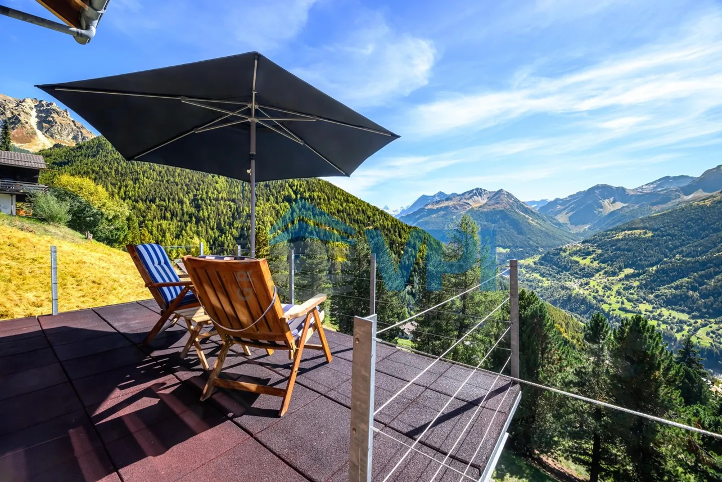 Atypical chalet with panoramic view in St-Luc - Photo 1 of 11