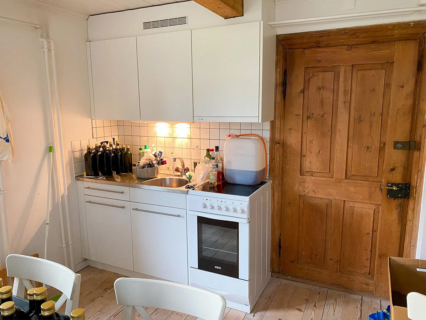 Versatile commercial space for office, hairdresser or practice - Photo 5 of 6