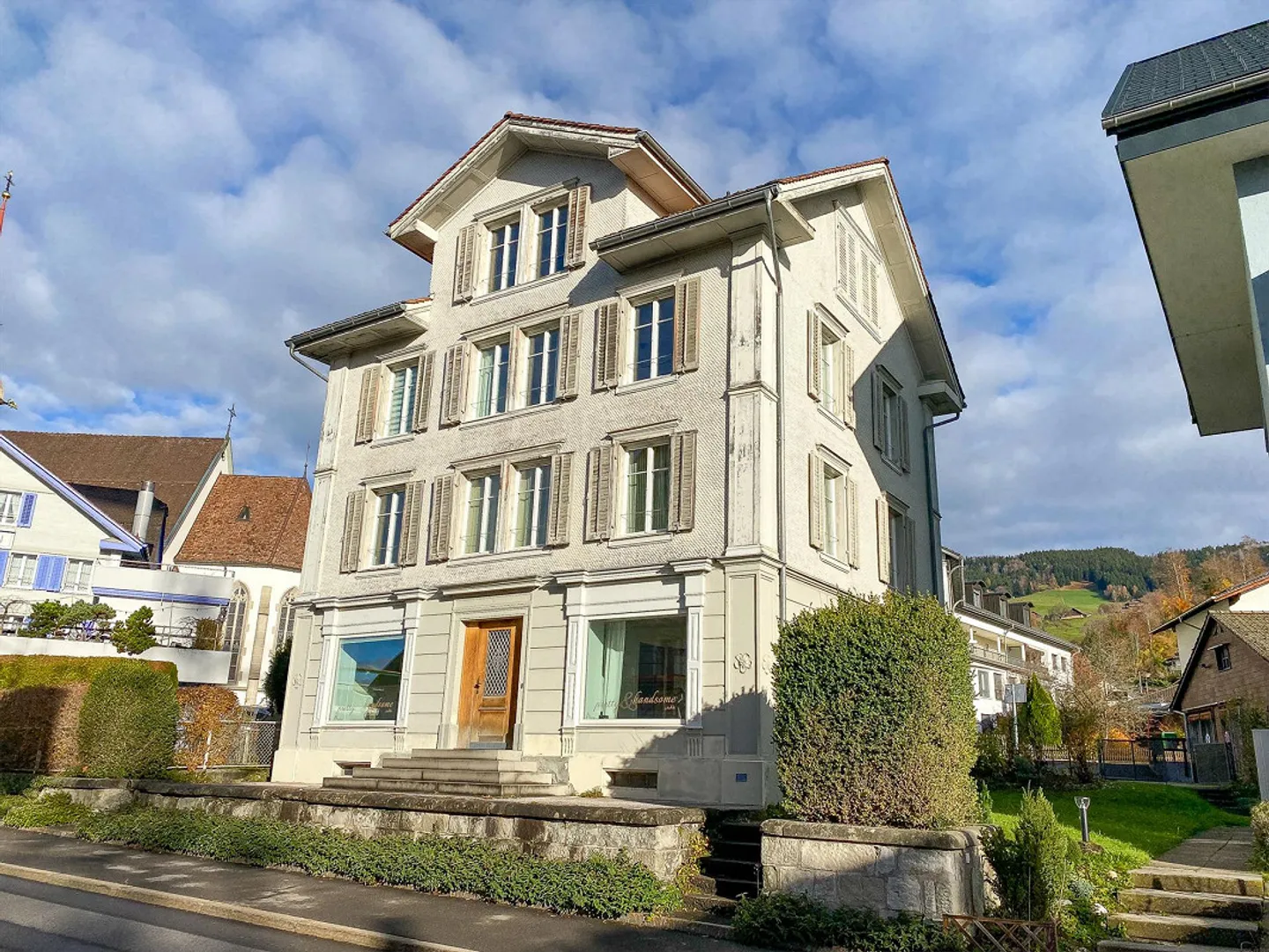 Versatile commercial space for office, hairdresser or practice - Photo 6 of 6