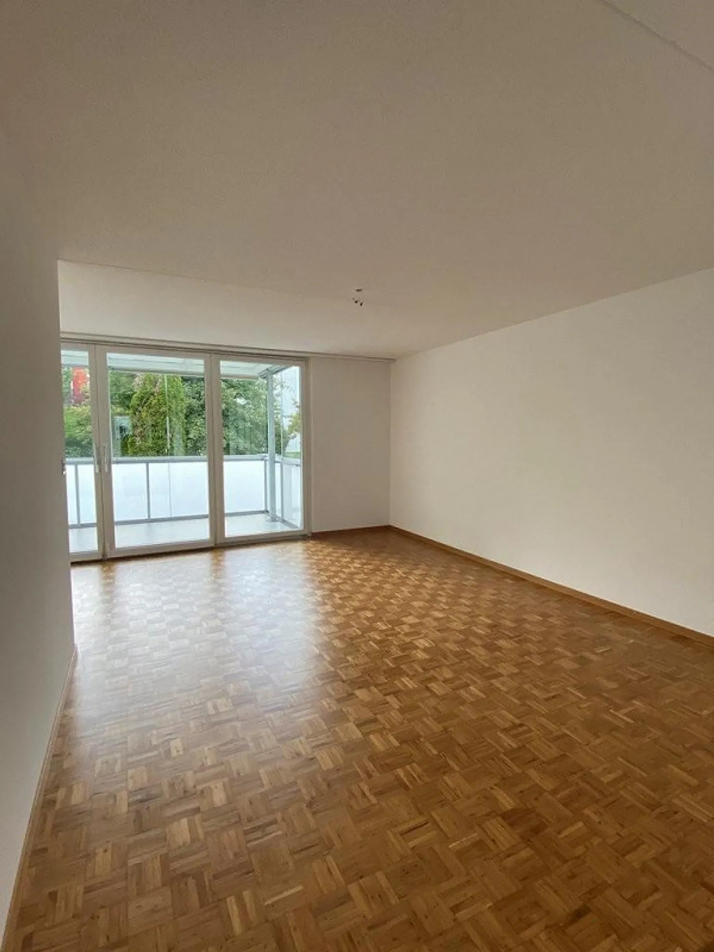 Appartement 4.5 pièces à louer dans un emplacement calme et pourtant central - Photo 4 sur 12