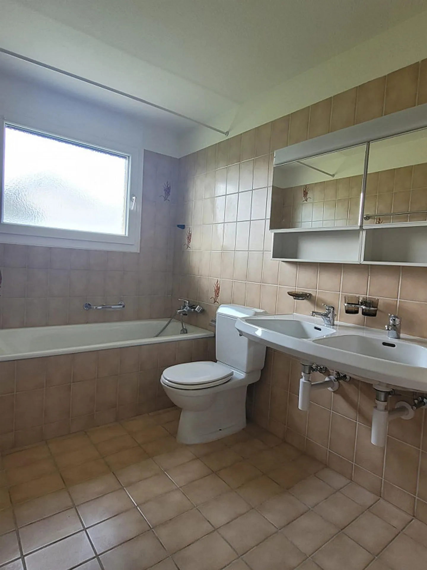 Ampio attico di 3,5 stanze con vista - Foto 7 di 8