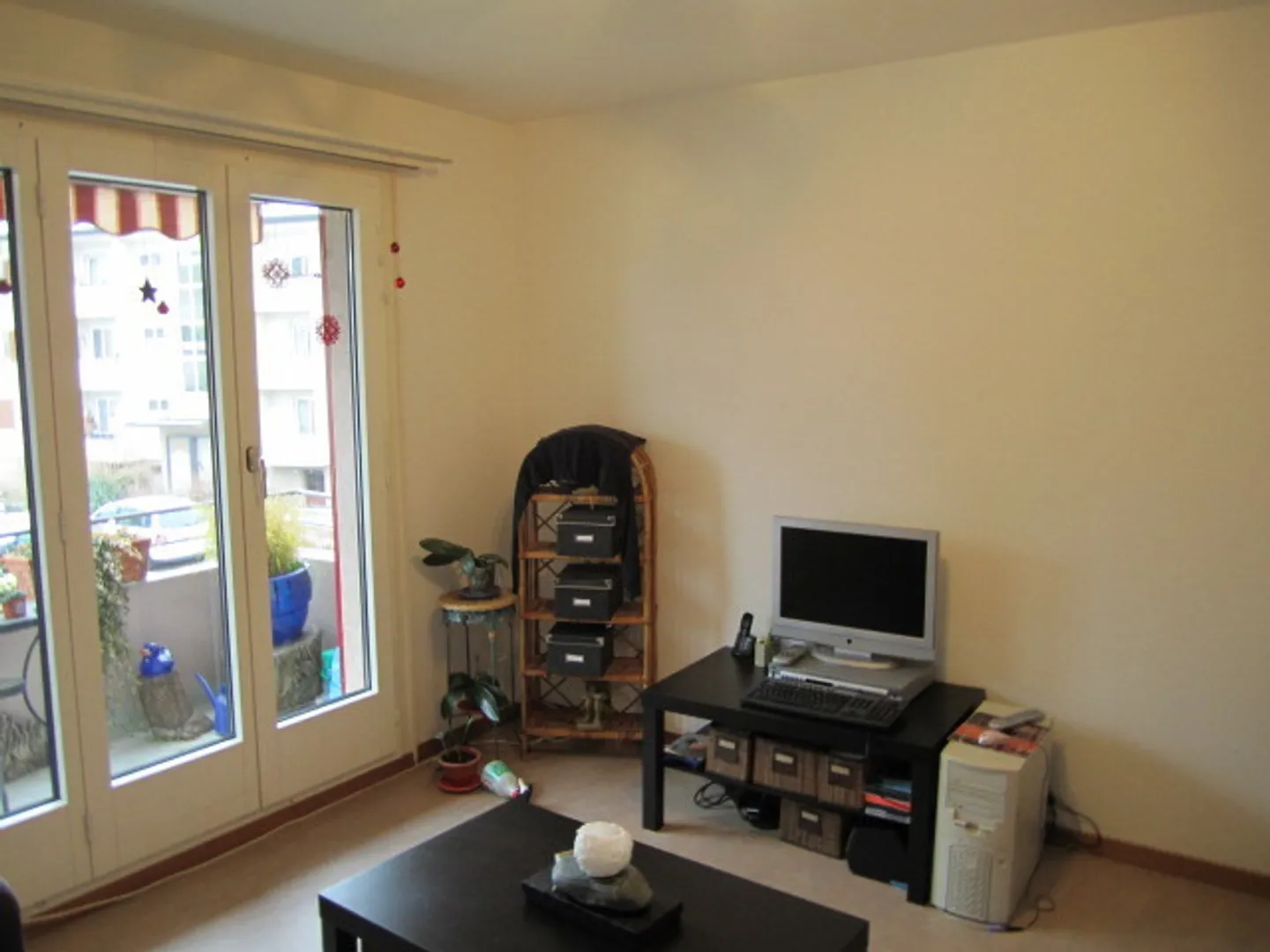 Quiet and centrally located old building apartment - Photo 2 of 6