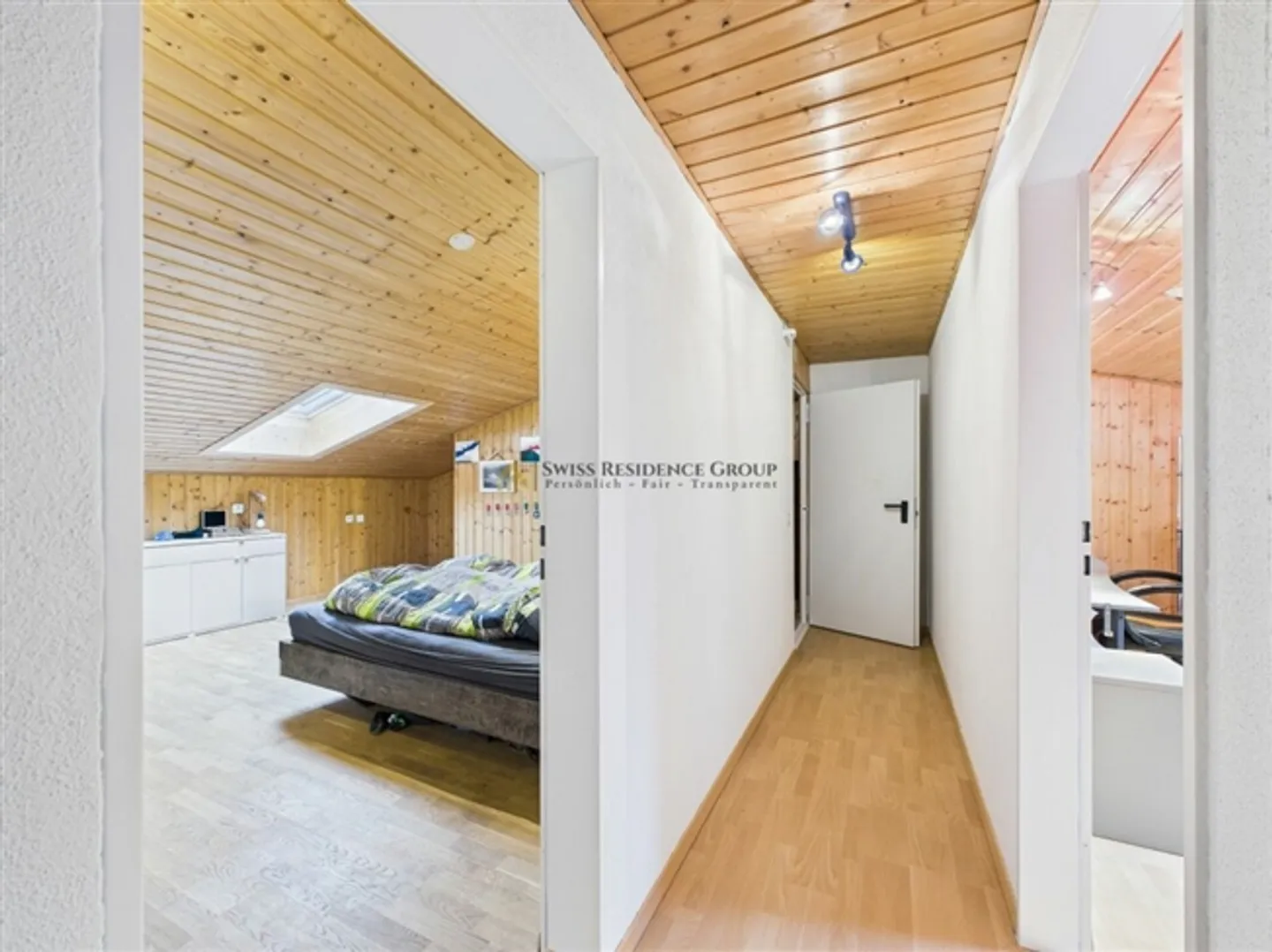 «Wohnen wie im eigenen Haus- mit Cheminée, Gartenparadies & Pool» - Foto 11 von 14