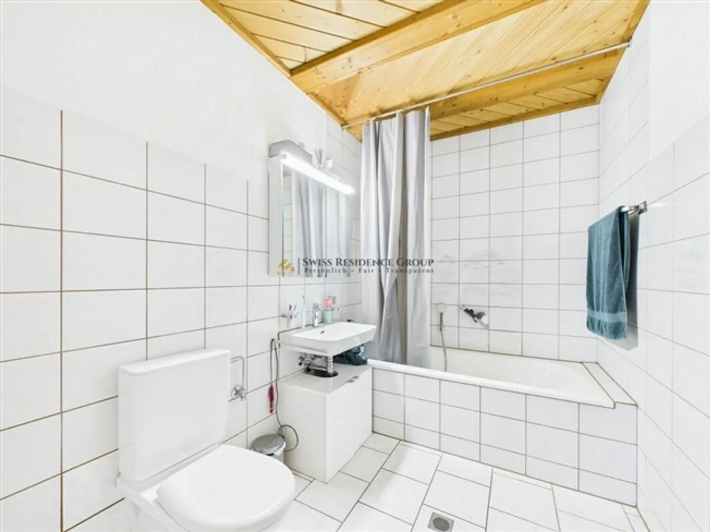 «Wohnen wie im eigenen Haus- mit Cheminée, Gartenparadies & Pool» - Foto 7 von 14