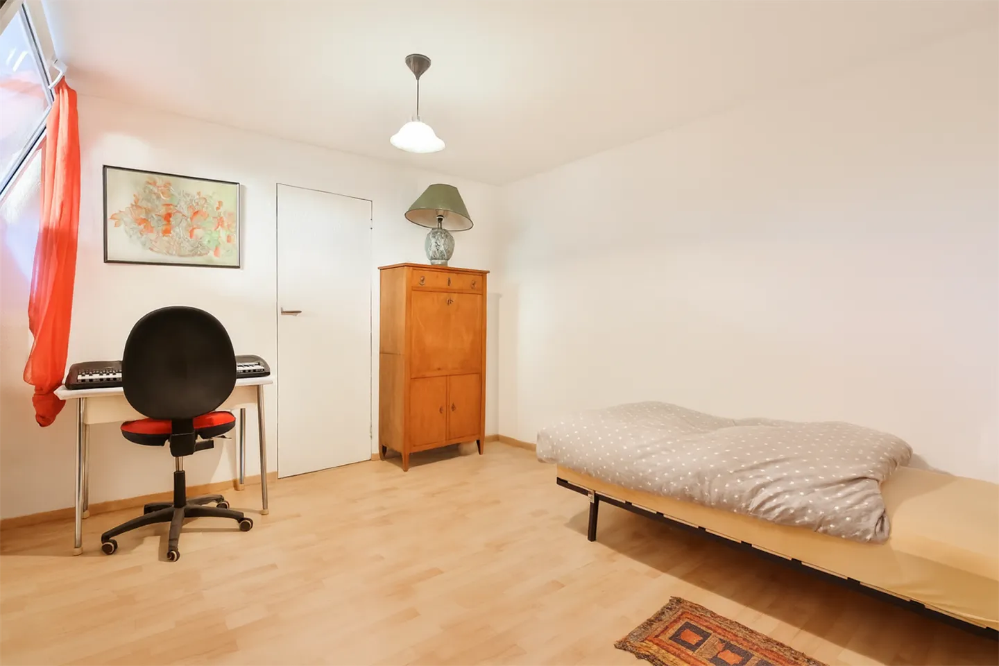 À vendre - Appartement 5 pièces sur 2 niveaux avec jardin à Thônex - Photo 8 sur 11