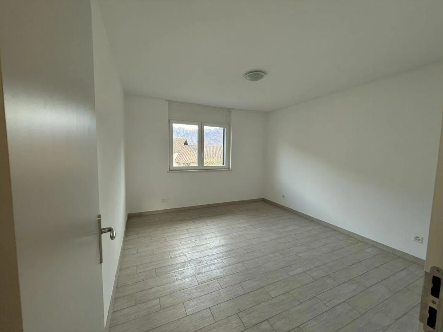 Modern Semi-Detached House in Gorduno - Photo 10 of 11