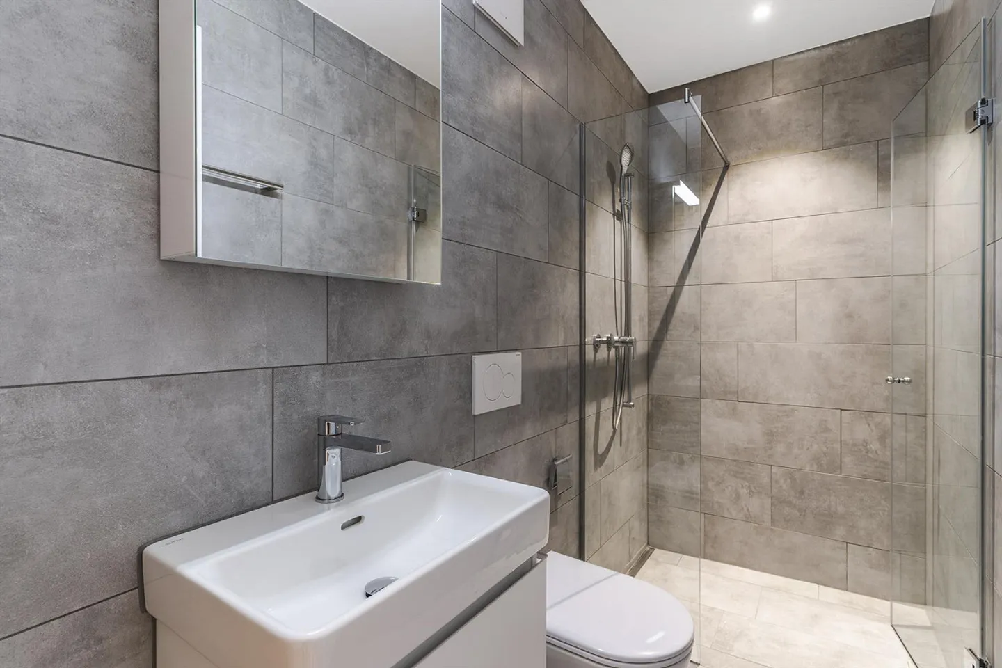 Moderno appartamento di 3,5 stanze con vista sul verde - Foto 3 di 6