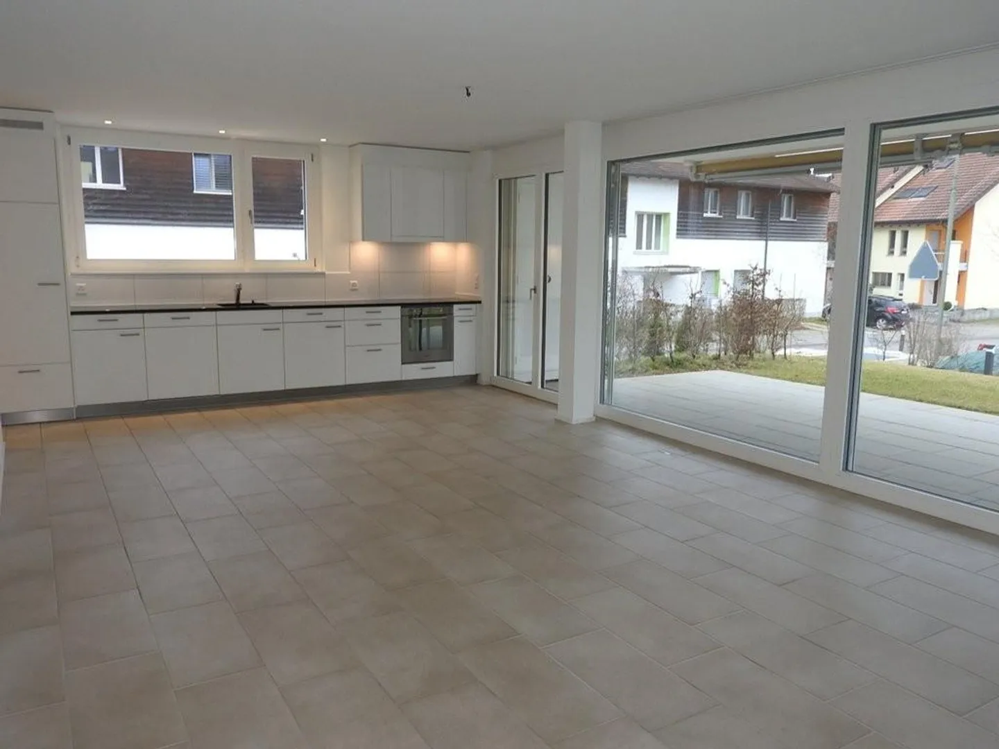 Moderno appartamento di 3,5 stanze in posizione centrale - Foto 2 di 10